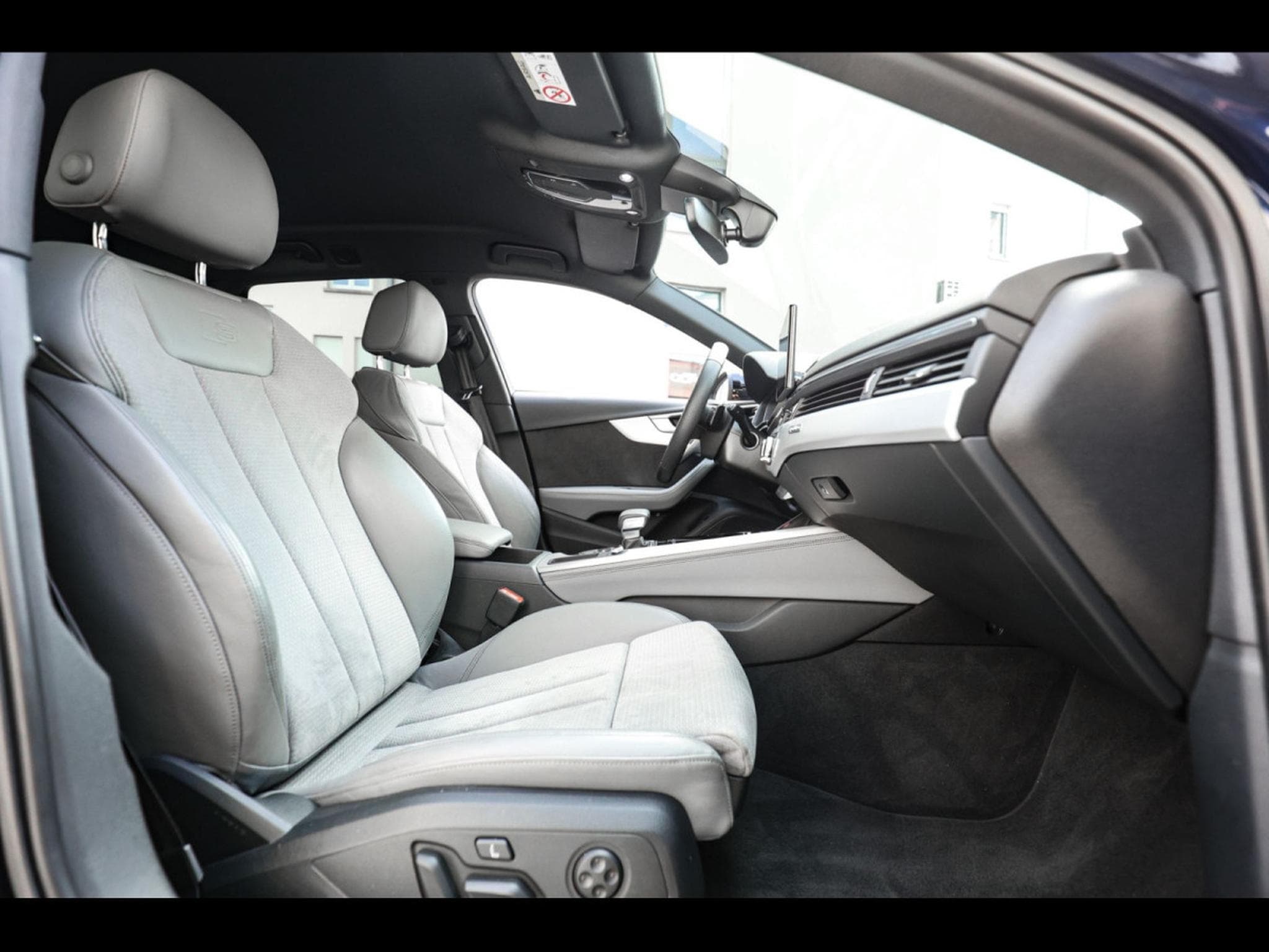 Audi S4 AVANT 3.0 TDI QUATTRO TIPTRONIC – PACK BLACK - NAVARRE BLUE (2023) - Photo 15