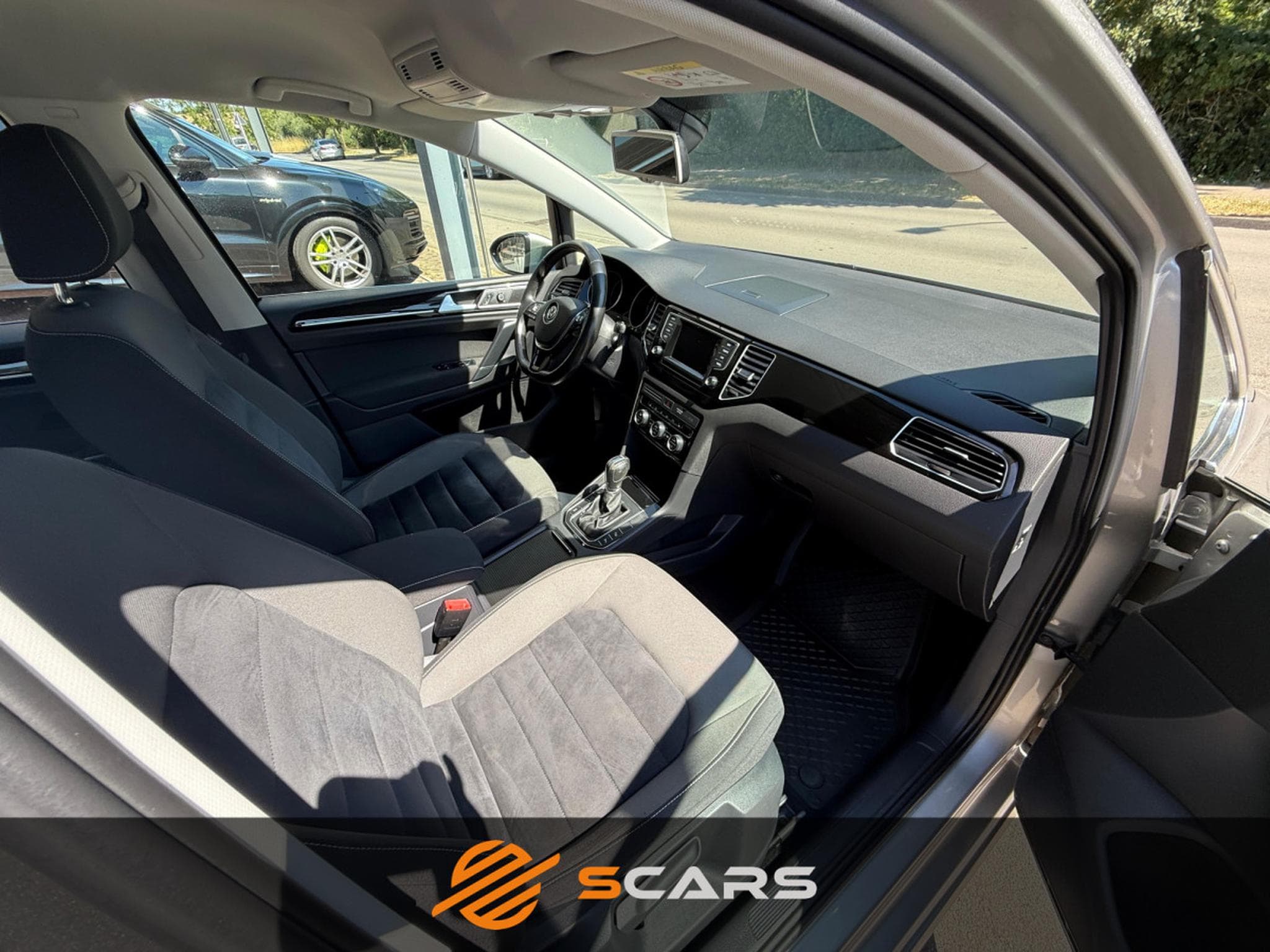 VW Golf 2.0 TDI 150CV DSG BLUEMOTION (2015) - Photo 8