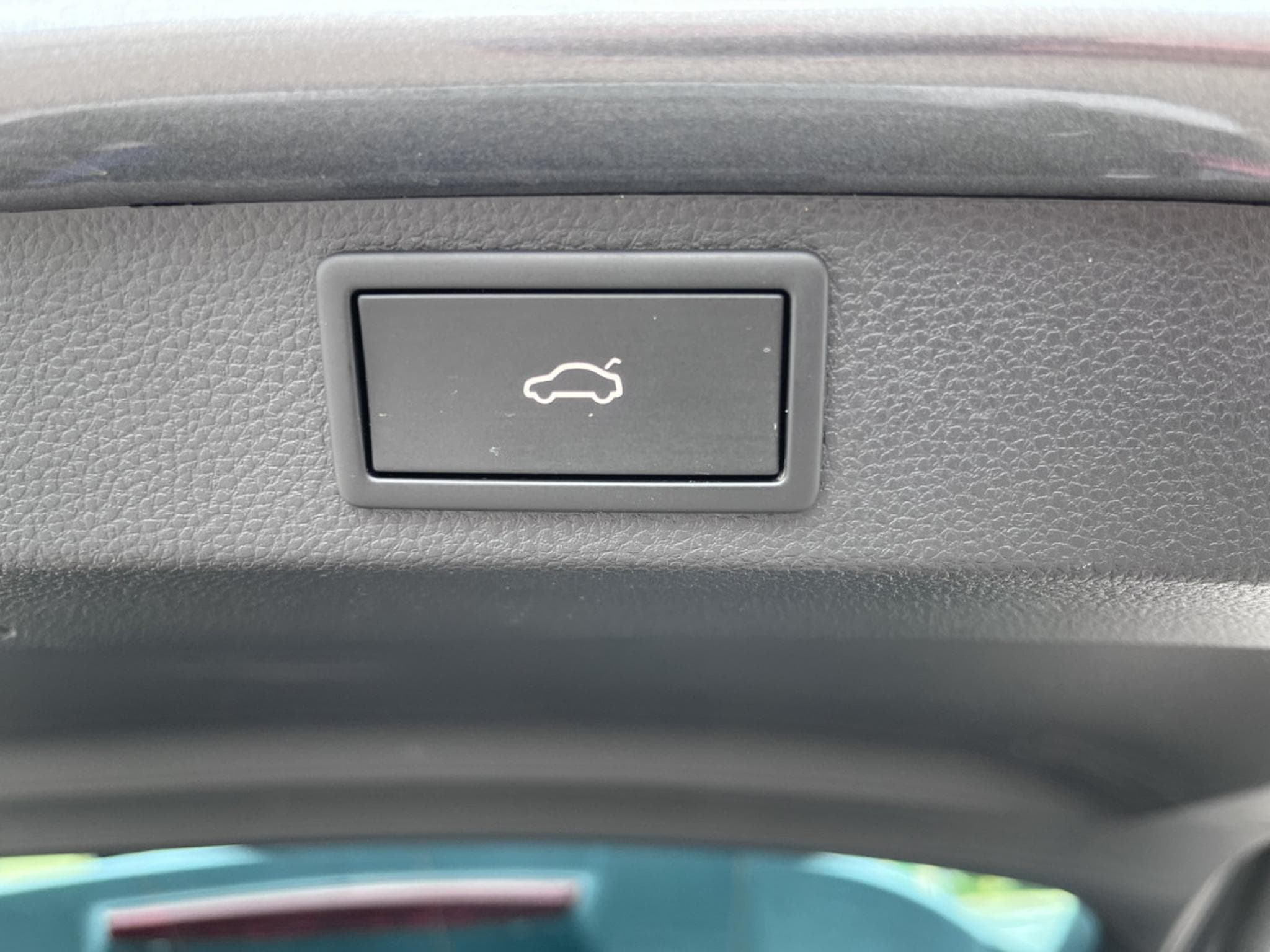 Skoda Karoq 2.0 Tsi Sportline DSG 4x4 Pano AHK Keyless (2023) - Photo 25