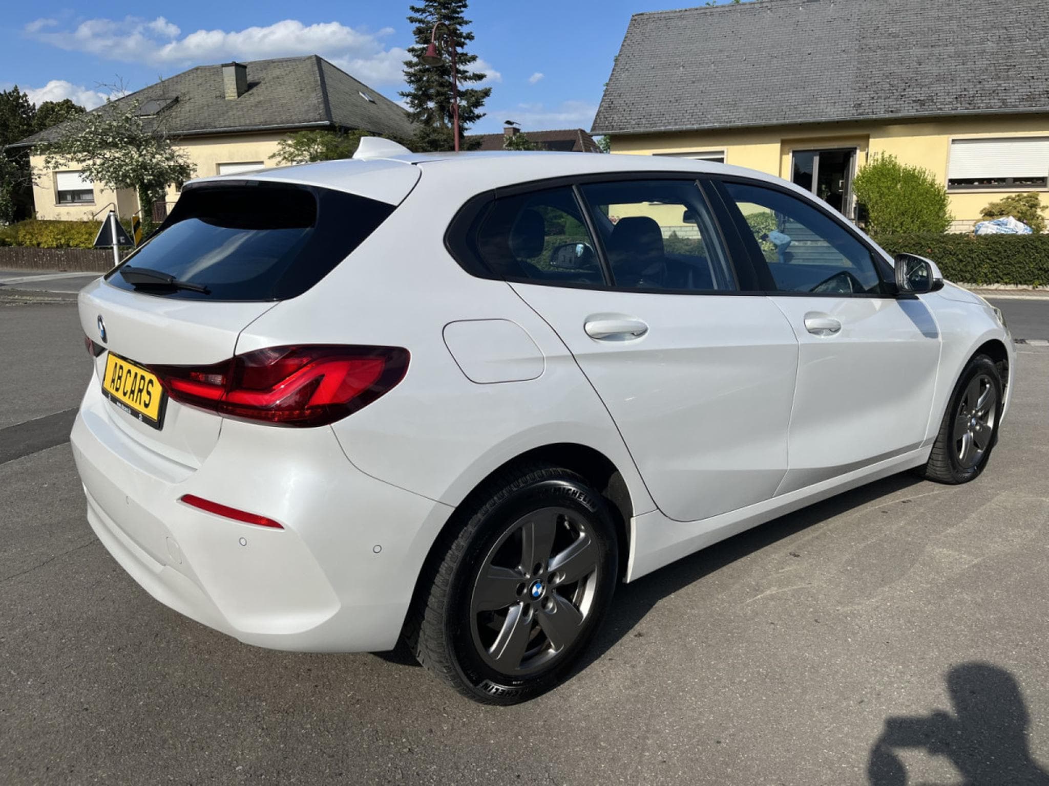 BMW 118 118i A 136cv 2xPDC Apple Carplay LED Camera (2023) - Photo 4
