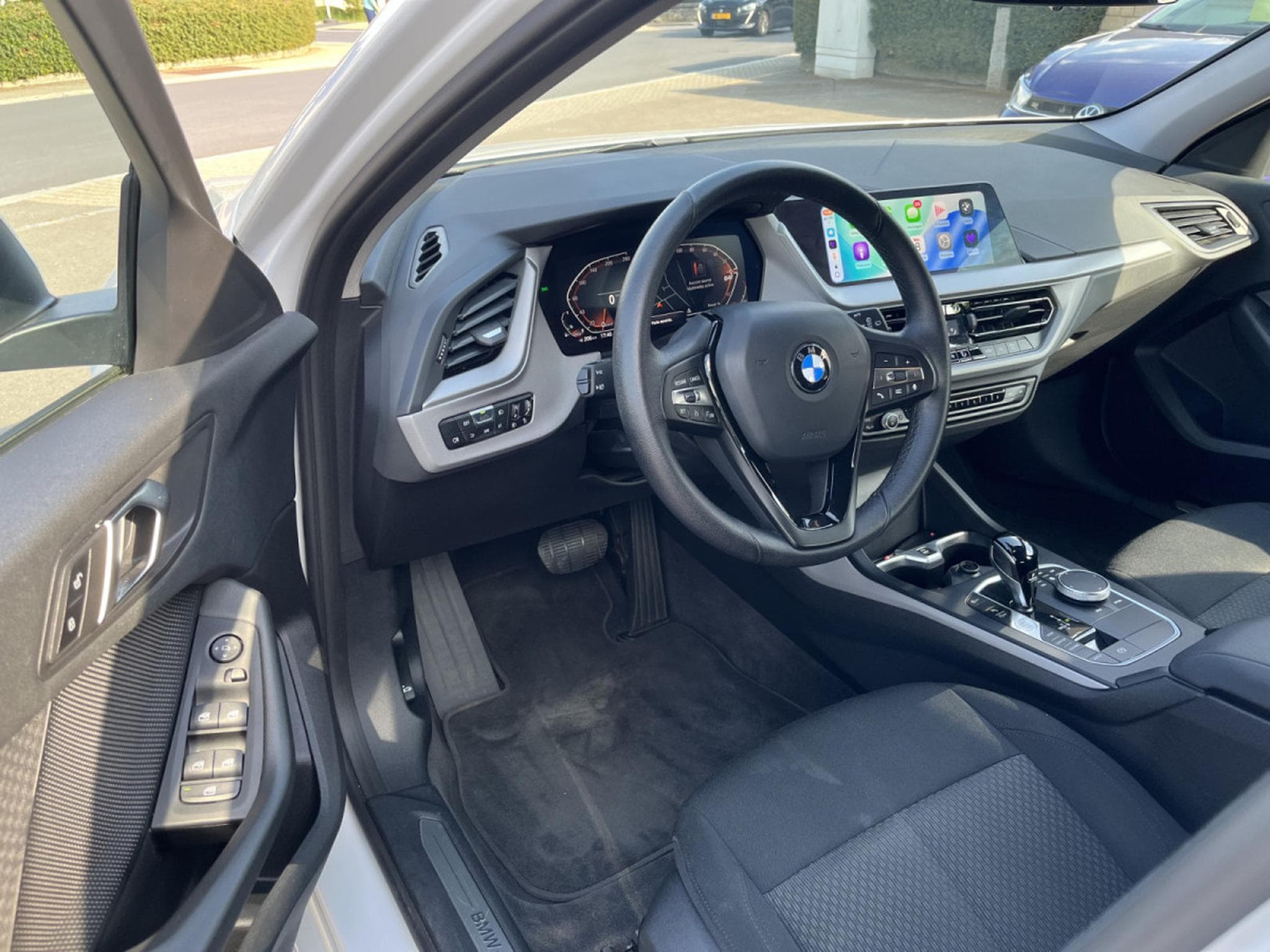 BMW 118 118i A 136cv 2xPDC Apple Carplay LED Camera (2023) - Photo 6