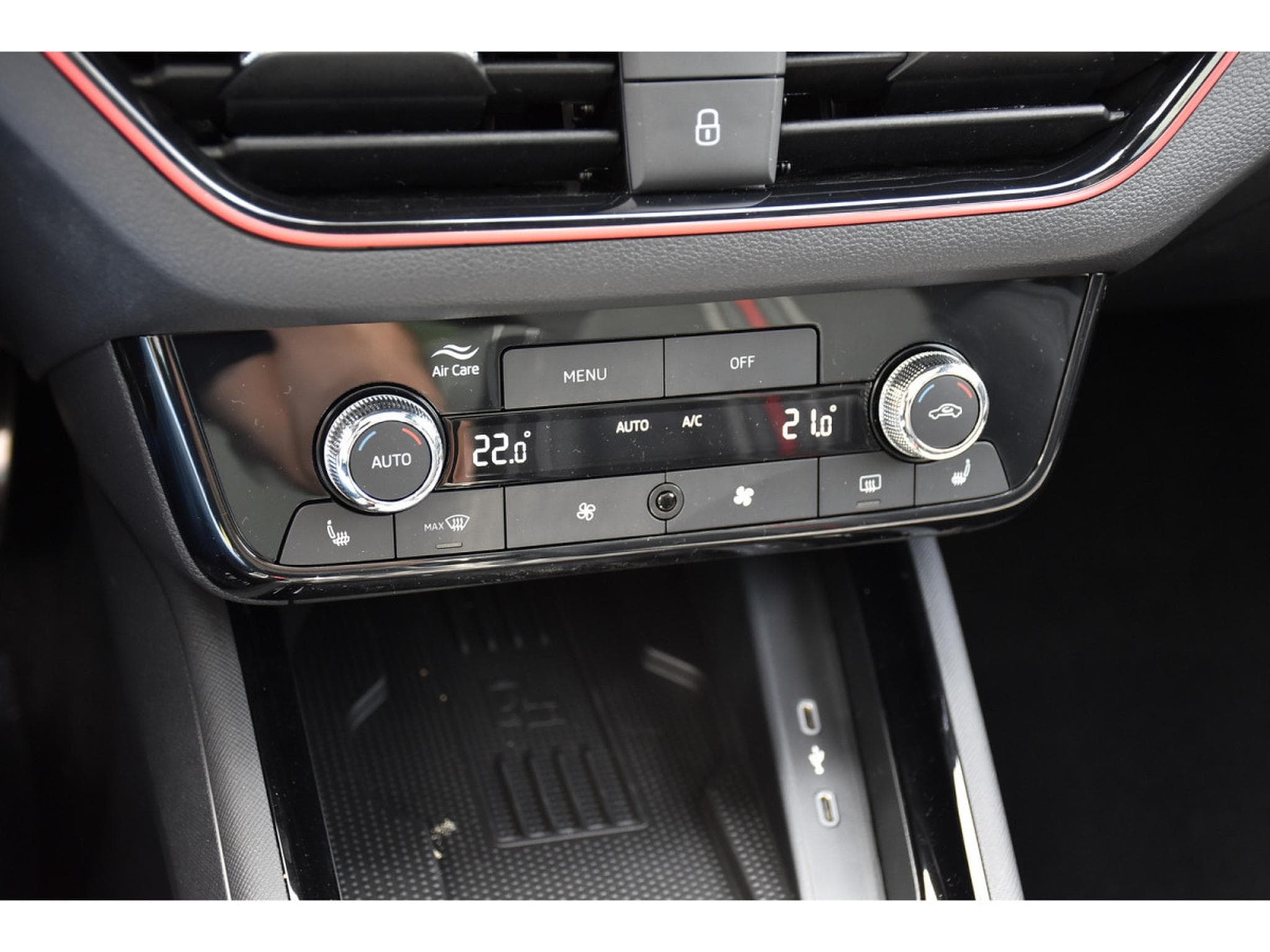 Skoda Kamiq 1.5 TSI Monte Carlo DSG PANO ACC TRAVEL SIDE KESSY NEUF (2026) - Photo 17