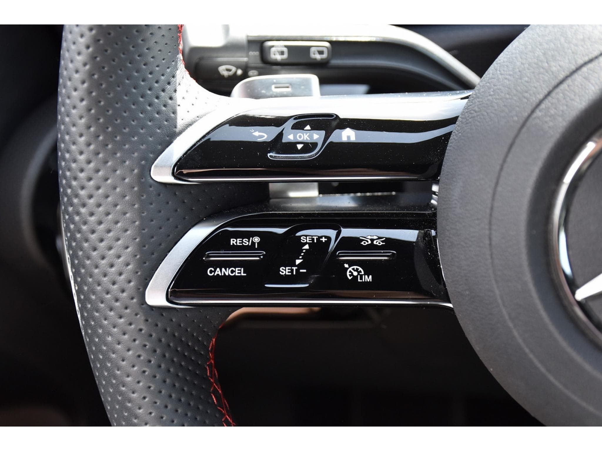 Mercedes A 200 AMG Line 7G-Tronic GPS LANE CAM PARK KEYLESS 1° MAIN (2025) - Photo 21