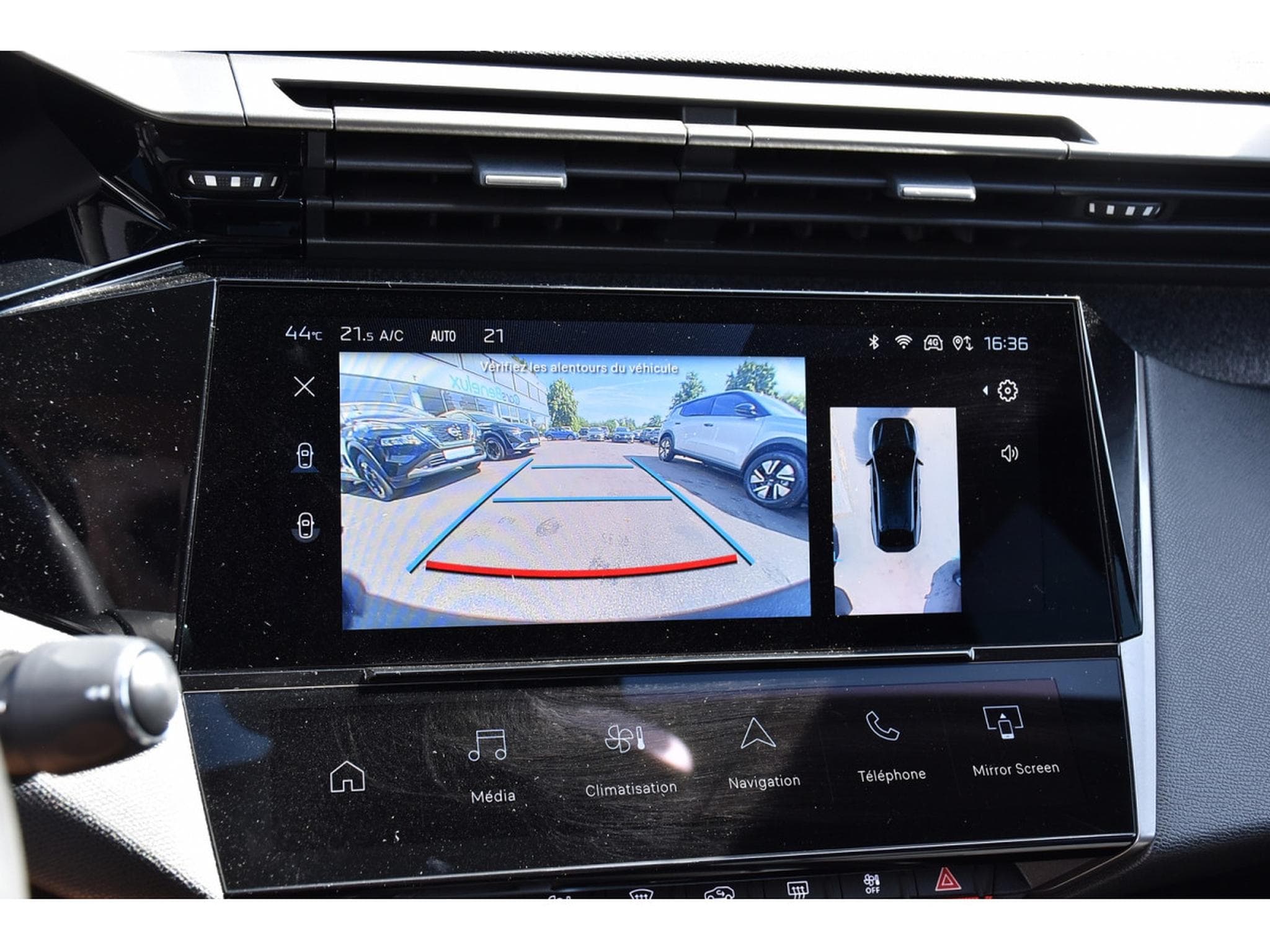 Peugeot 408 1.2 PureTech Allure EAT8 ACC LANE GPS CAM 1° MAIN (2024) - Photo 18