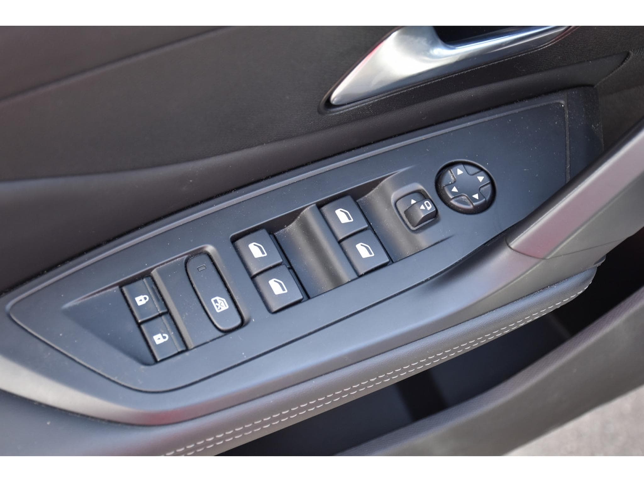 Peugeot 408 1.2 PureTech Allure EAT8 ACC LANE GPS CAM 1° MAIN (2024) - Photo 21