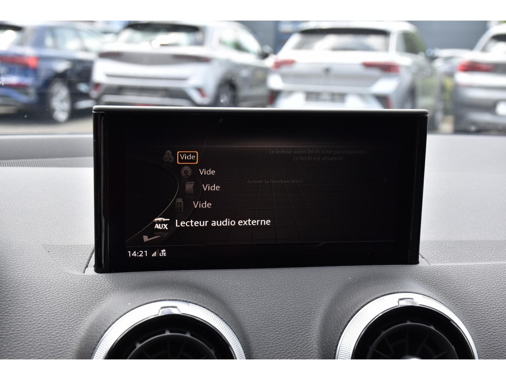 Audi Q2 35 TFSI S-Line S-Tronic TO CUIR ACC LANE CAM ATT RMQ 1° MAIN (2021) - Photo 12