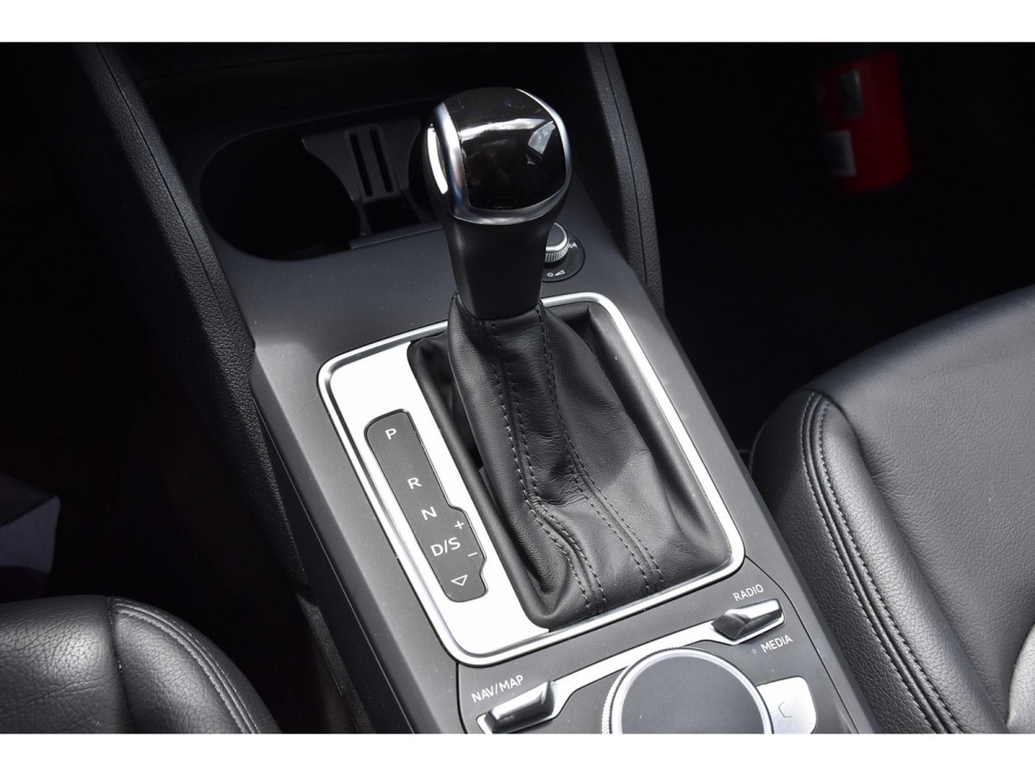 Audi Q2 35 TFSI S-Line S-Tronic TO CUIR ACC LANE CAM ATT RMQ 1° MAIN (2021) - Photo 20