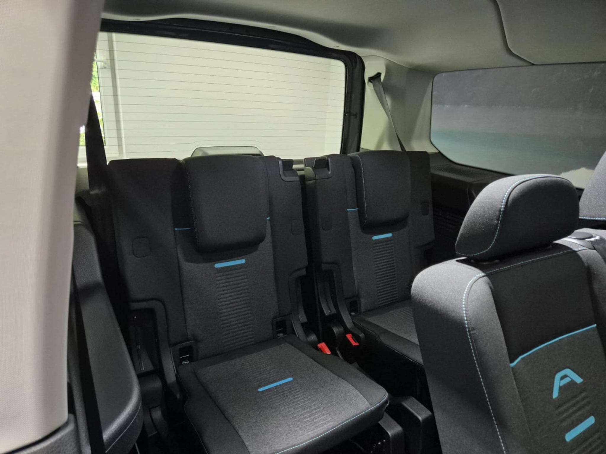 Ford Tourneo Active 2.0 Ecoblue 122cv M6 AWD (2026) - Photo 12