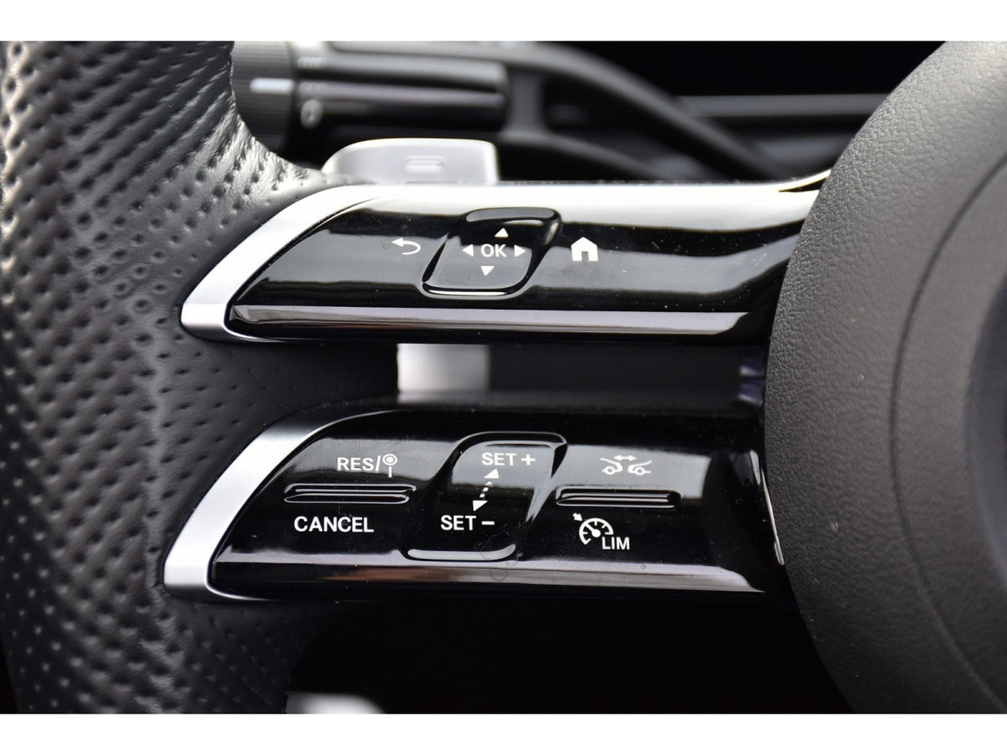 Mercedes CLE 200 AMG Line 9G-Tronic MEMO SG VENT DISTRONIC SIDE AIRSCARF 1°M. (2025) - Photo 19