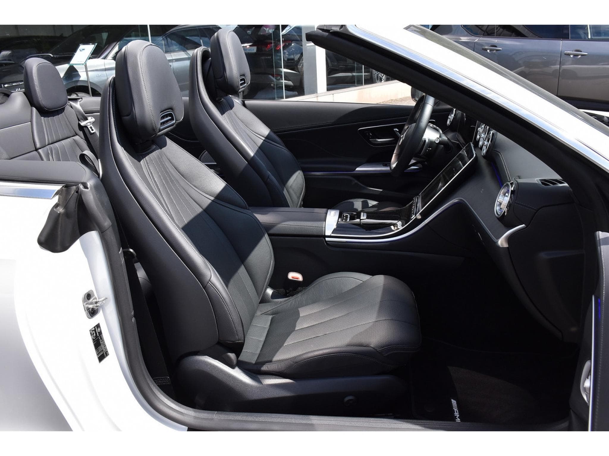 Mercedes CLE 200 AMG Line 9G-Tronic MEMO SG VENT DISTRONIC SIDE AIRSCARF 1°M. (2025) - Photo 9