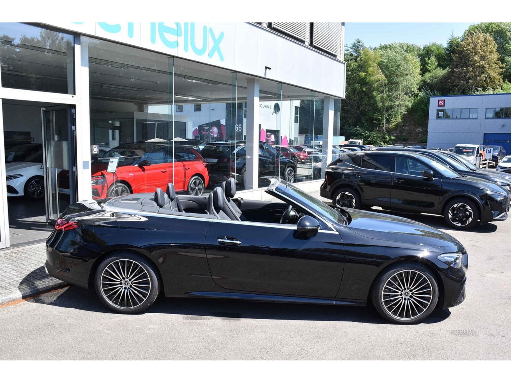 Mercedes CLE 200 AMG Line 9G-Tronic MEMO SG VENT DISTR CAM360 SIDE AIRSCARF (2025) - Photo 3