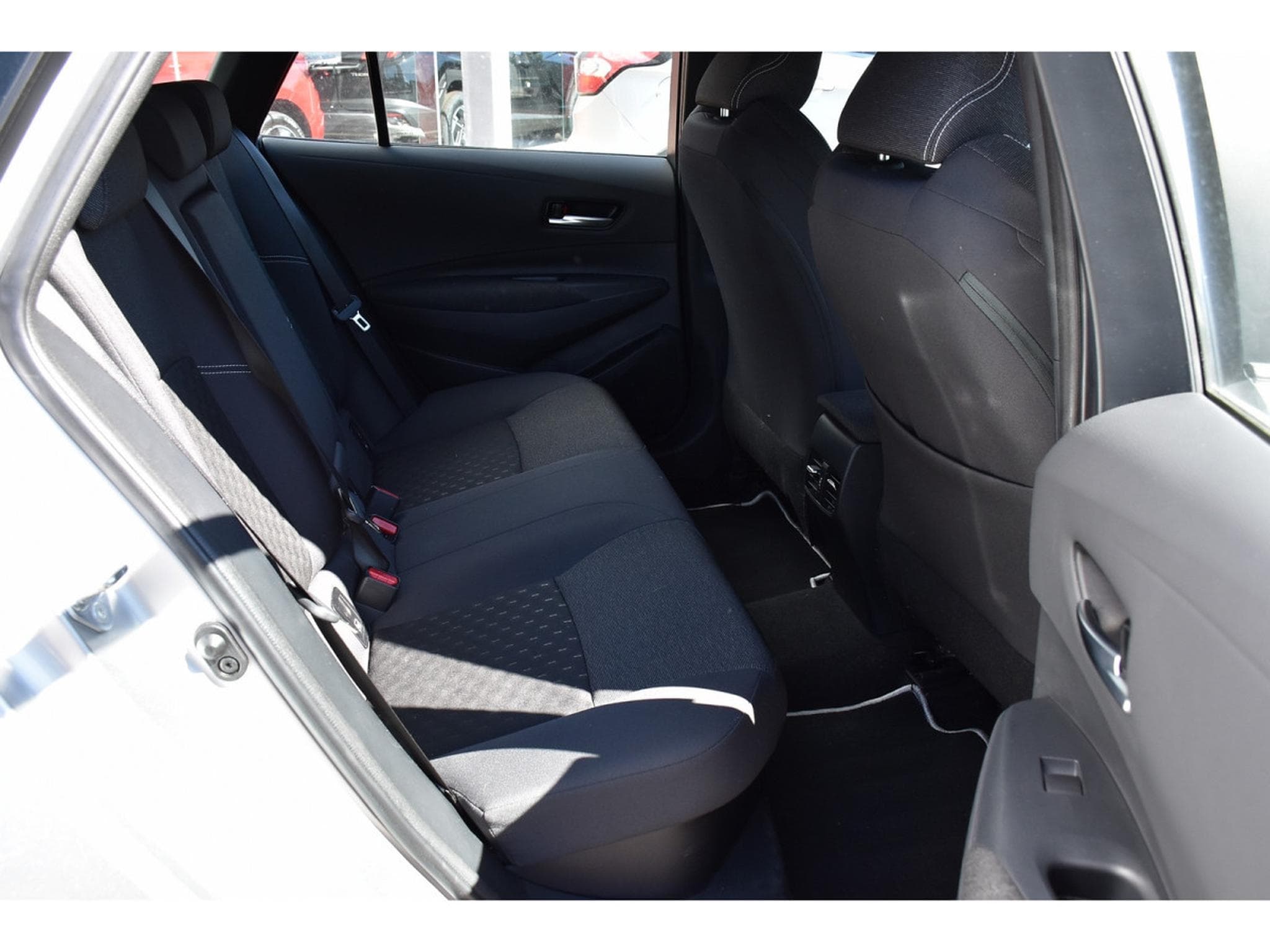 Toyota Corolla Touring Sports 1.8 Hybrid Dynamic e-CVT ACC LANE GPS CAM 1°M (2023) - Photo 8