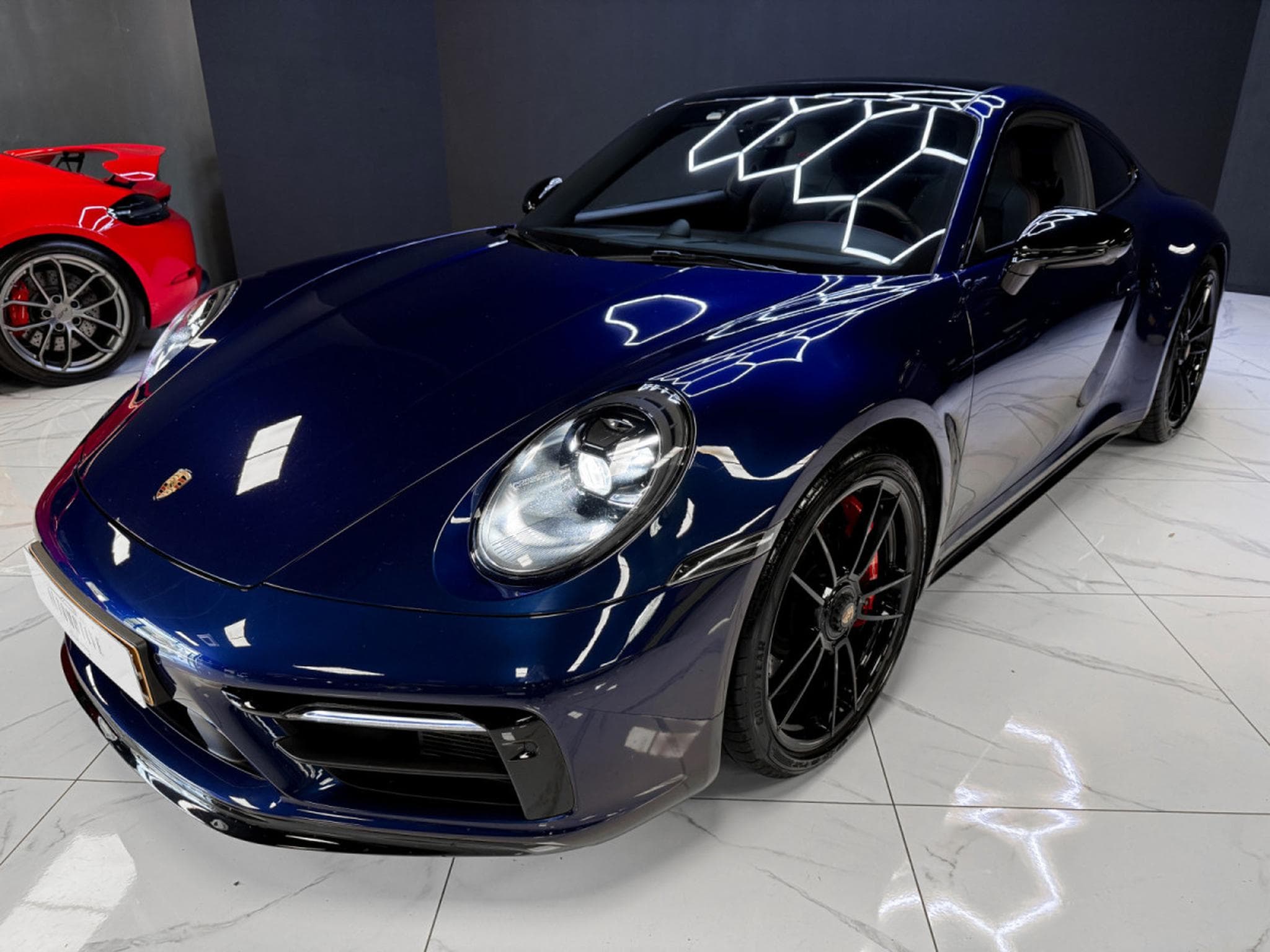 Porsche 911 Carrera 4 GTS / Lift / Bose / Matrix / 360° (2024) - Photo 10