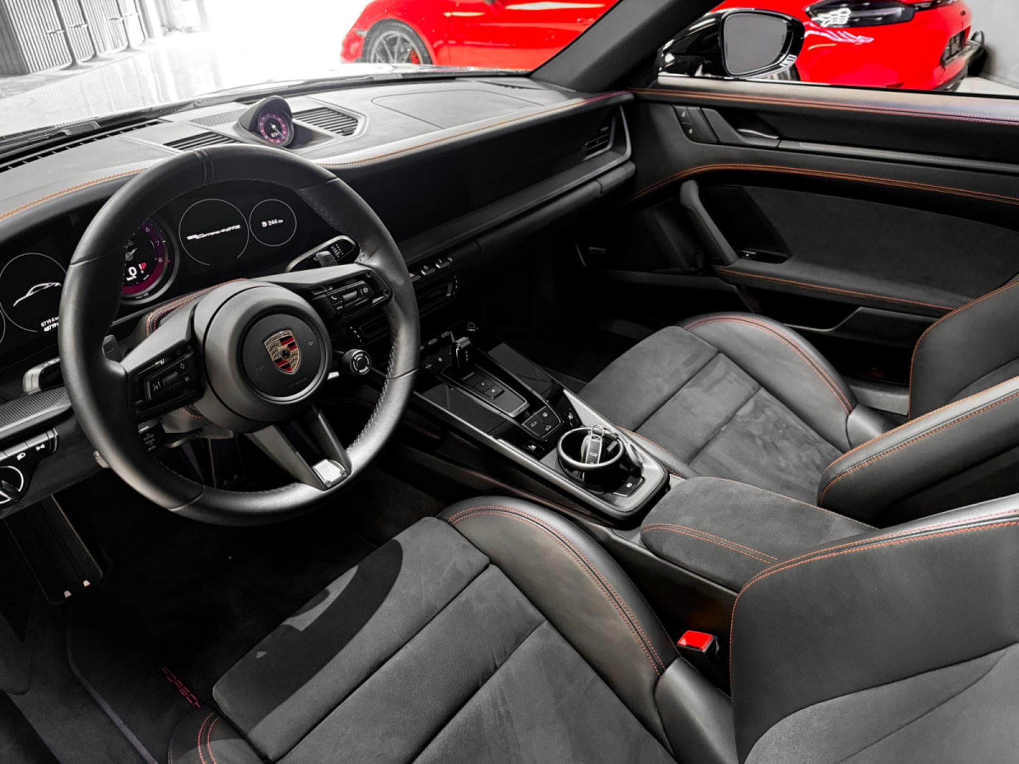 Porsche 911 Carrera 4 GTS / Lift / Bose / Matrix / 360° (2024) - Photo 11