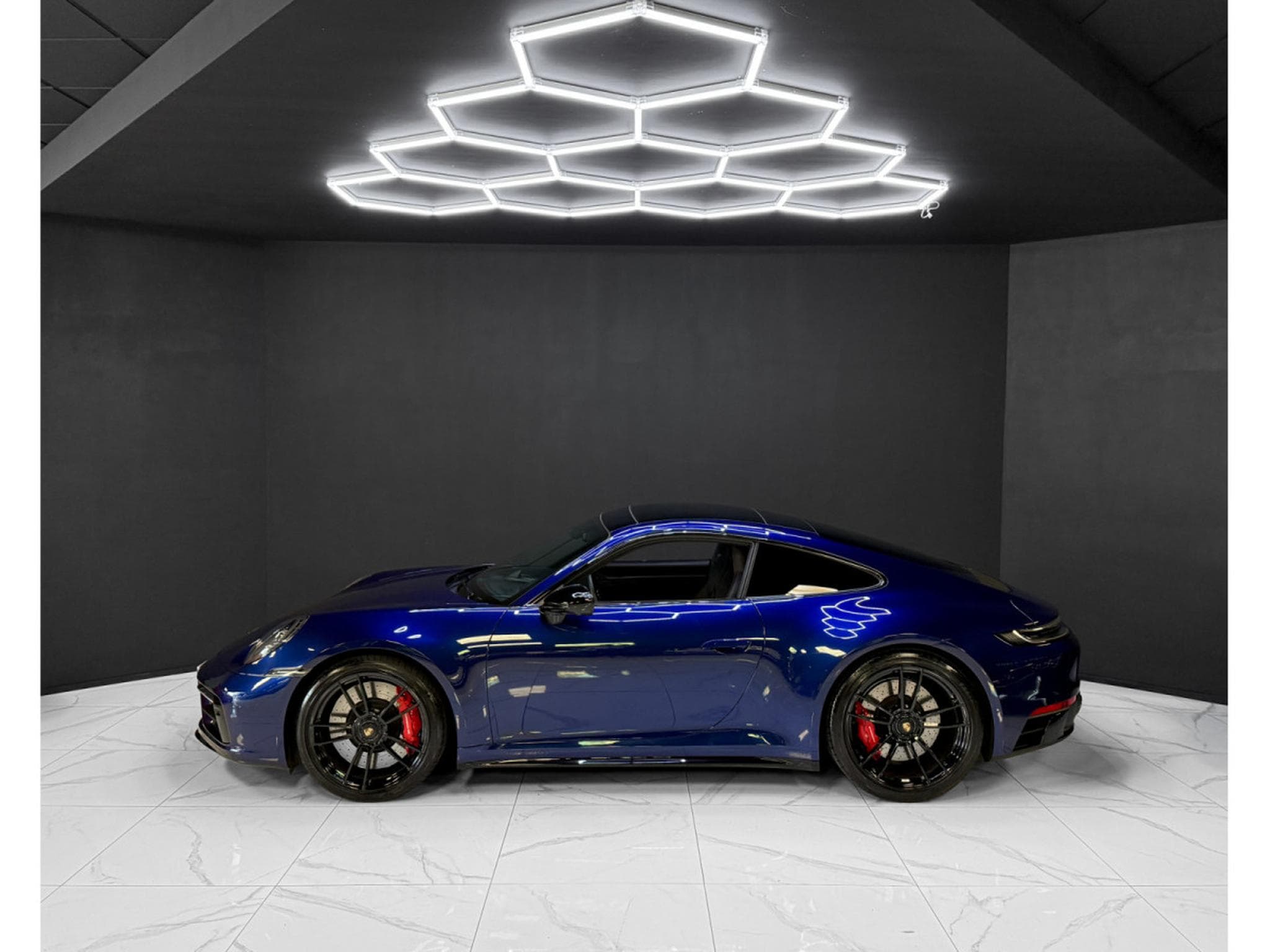 Porsche 911 Carrera 4 GTS / Lift / Bose / Matrix / 360° (2024) - Photo 2