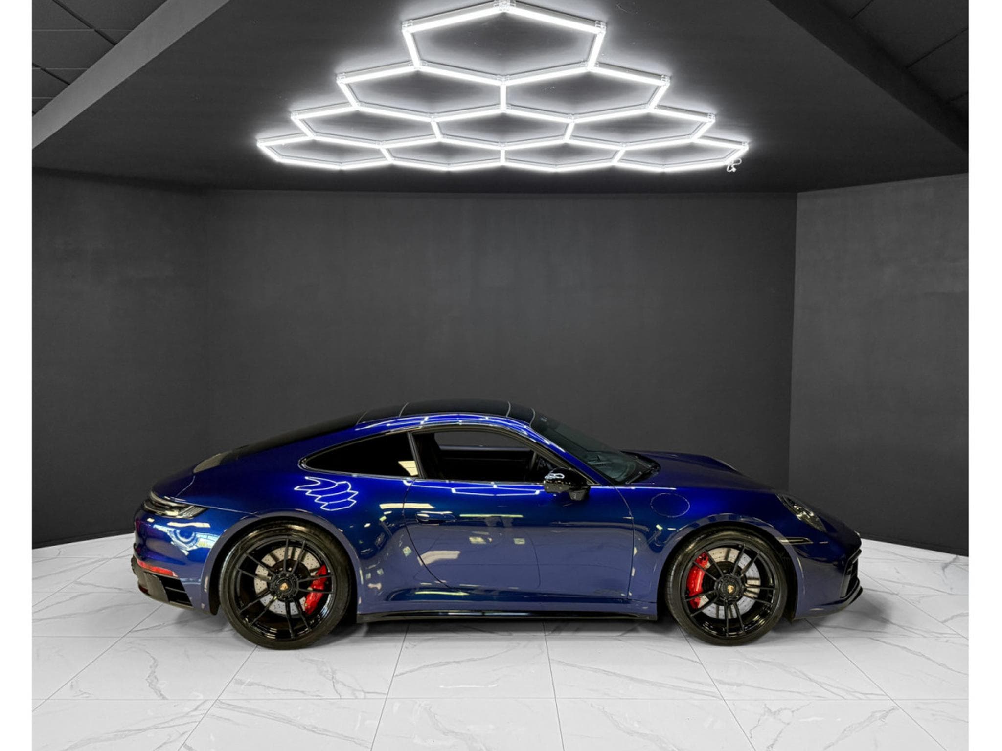 Porsche 911 Carrera 4 GTS / Lift / Bose / Matrix / 360° (2024) - Photo 6