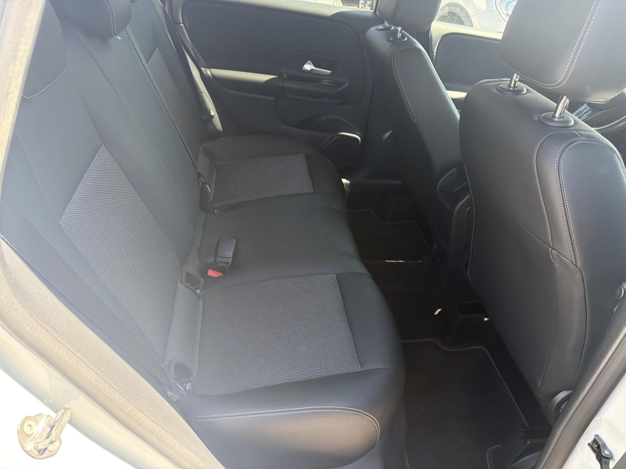 Mercedes B 180 136CV AUTO ATT-REM. (2021) - Photo 10