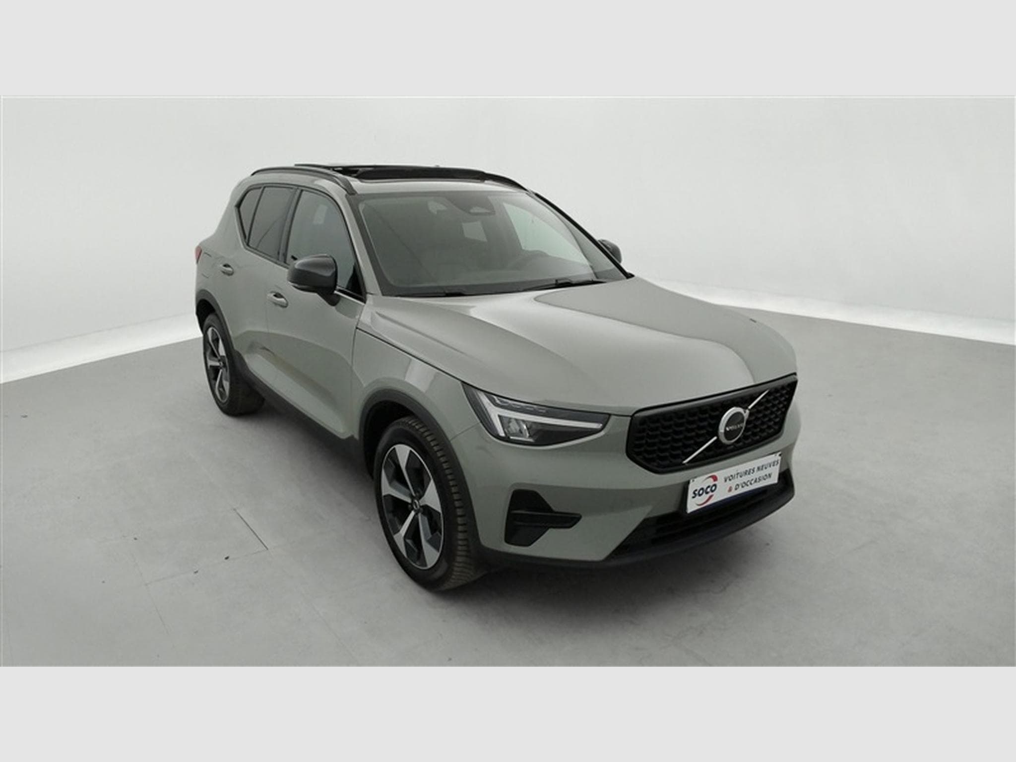 Volvo XC40 2.0 B3 MHEV Ultra Dark Limited Edition DCT (2024) - Photo 25