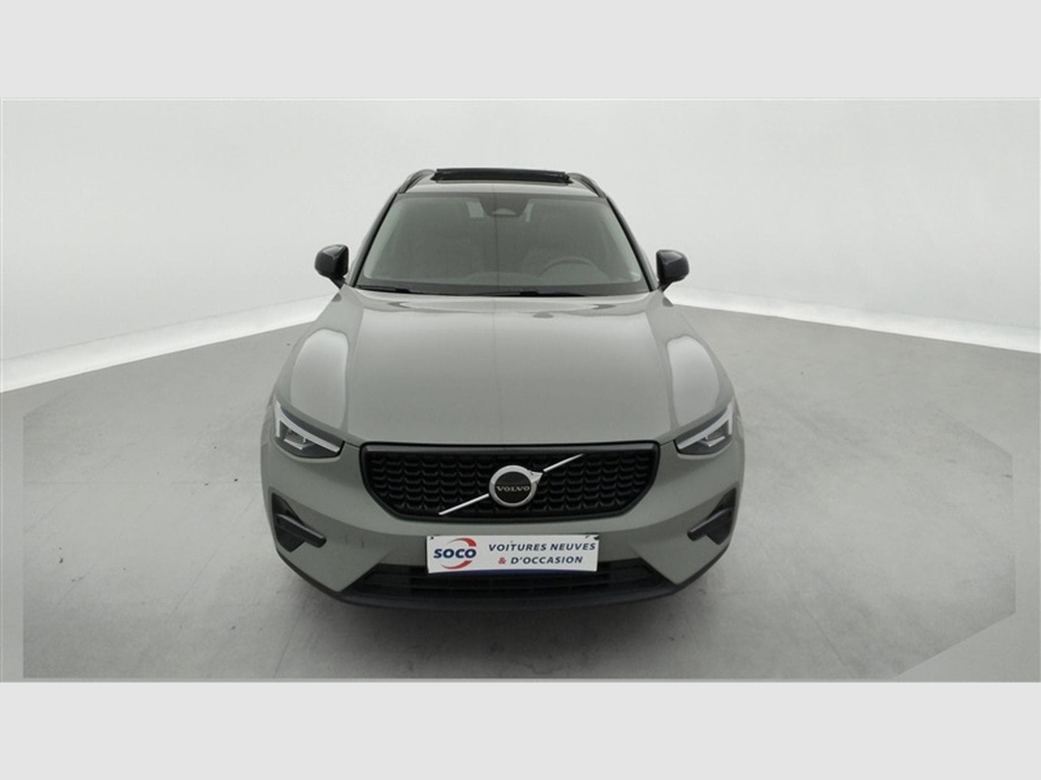 Volvo XC40 2.0 B3 MHEV Ultra Dark Limited Edition DCT (2024) - Photo 4