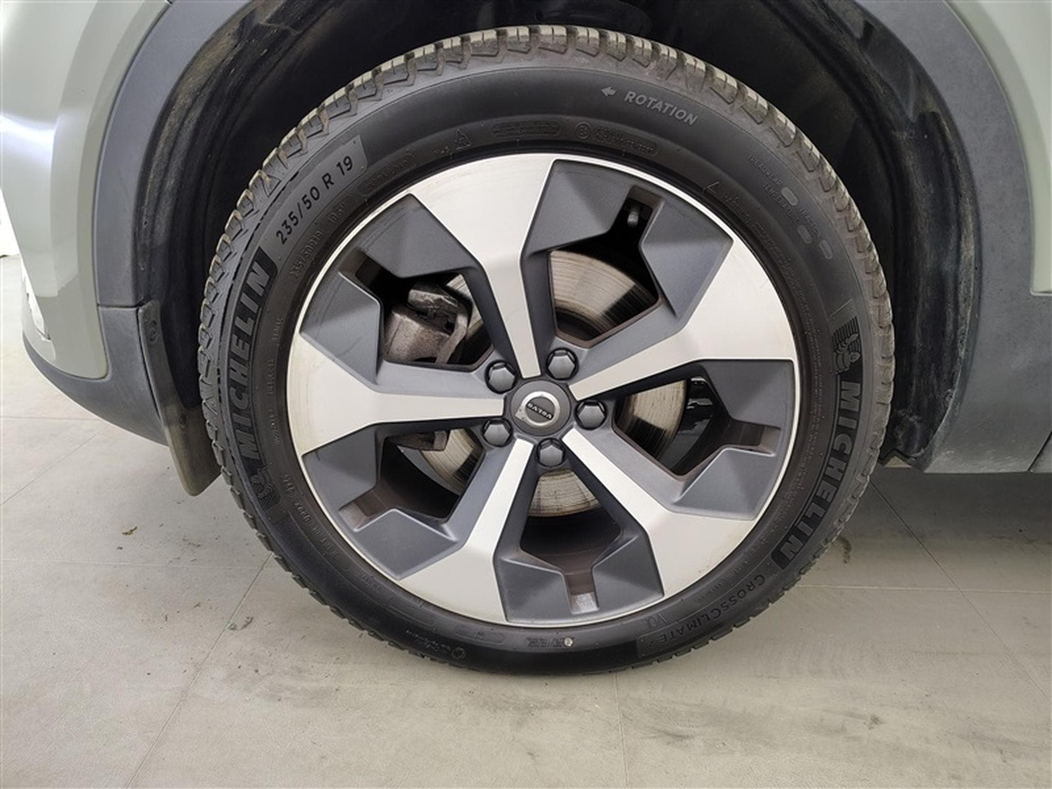 Volvo XC40 2.0 B3 MHEV Ultra Dark Limited Edition DCT (2024) - Photo 6