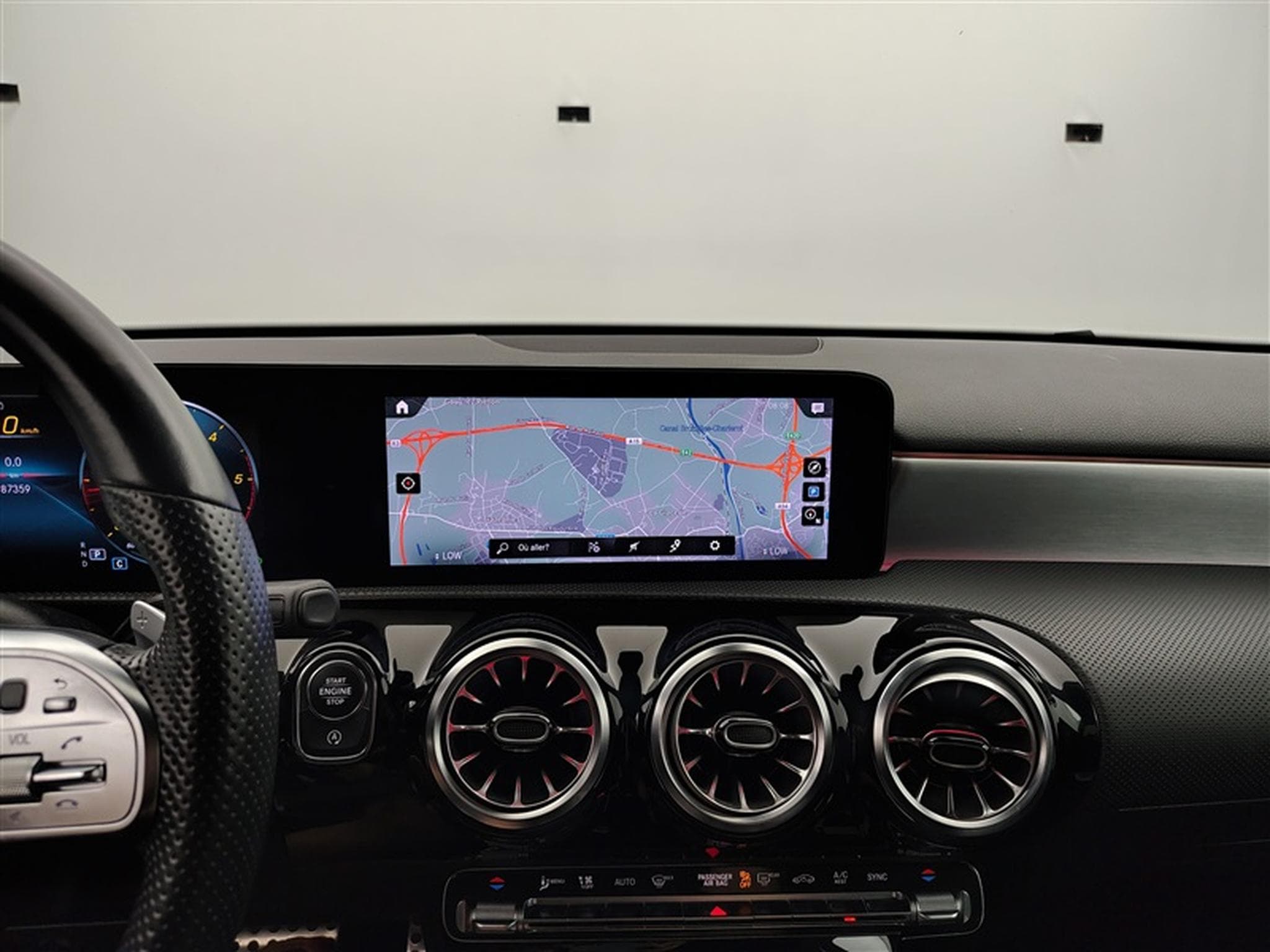 Mercedes A 180 A 180 d PACK AMG NAVI / S-CUIR / FULL LED (2021) - Photo 11