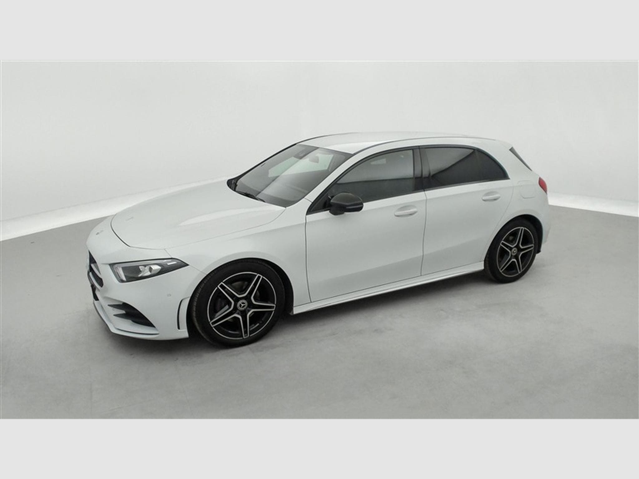 Mercedes A 180 A 180 d PACK AMG NAVI / S-CUIR / FULL LED (2021) - Photo 20