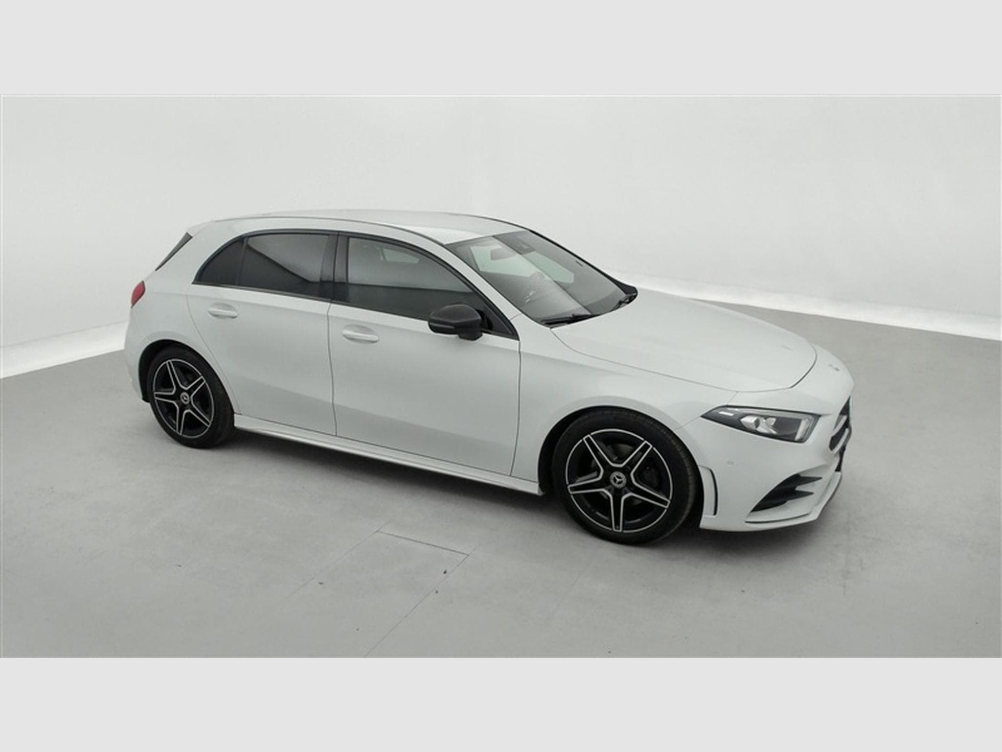 Mercedes A 180 A 180 d PACK AMG NAVI / S-CUIR / FULL LED (2021) - Photo 22