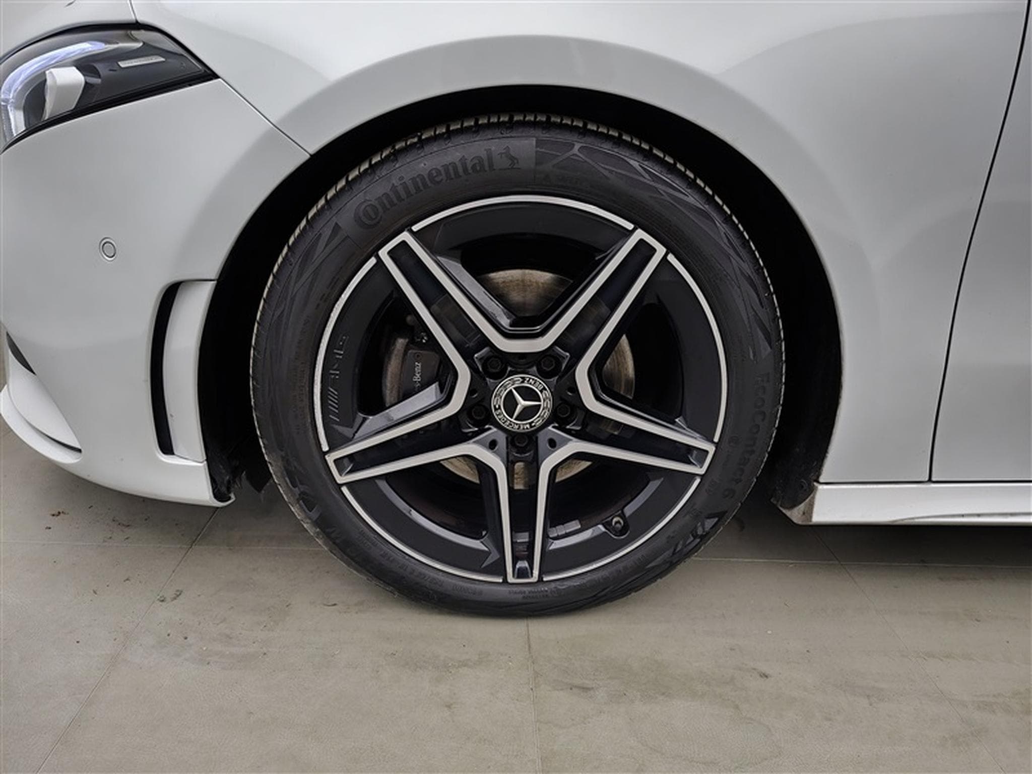 Mercedes A 180 A 180 d PACK AMG NAVI / S-CUIR / FULL LED (2021) - Photo 6