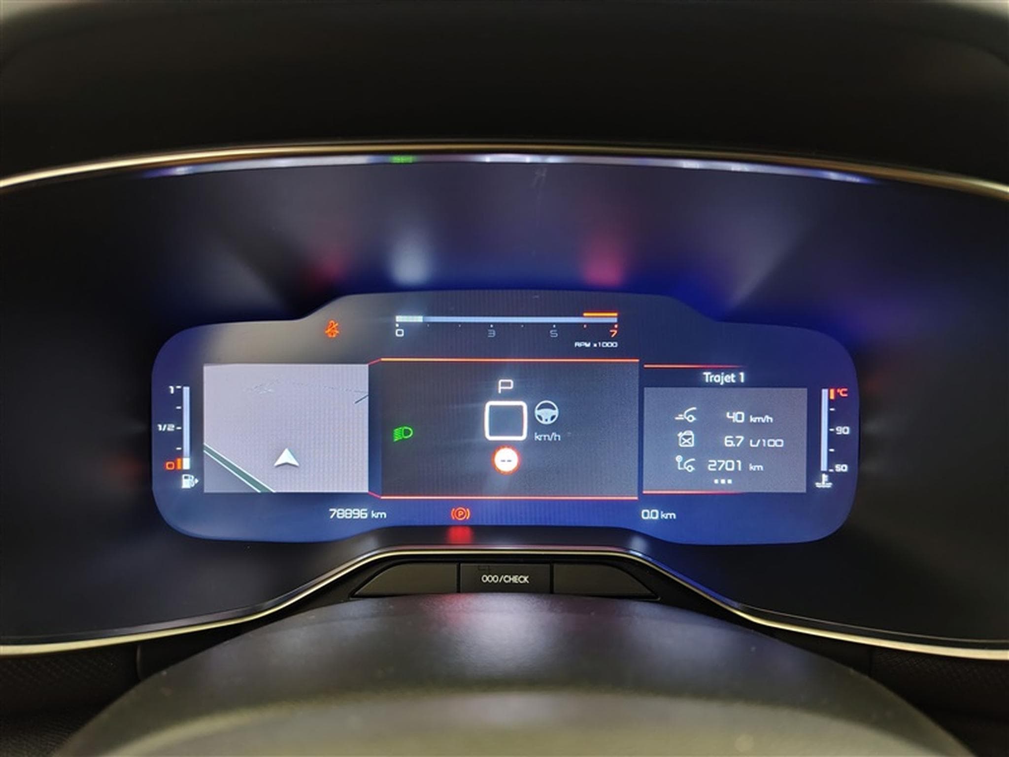 Citroen C5 Aircross 1.5 BlueHDi MAX PACK BLACK + TECHNO NAVI / CUIR / FULL LED (2024) - Photo 10