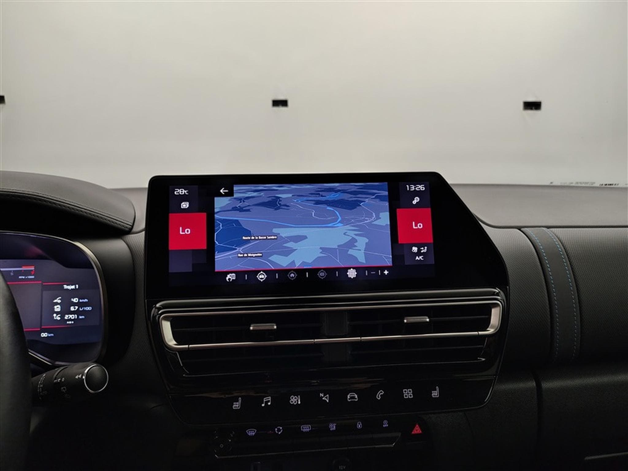 Citroen C5 Aircross 1.5 BlueHDi MAX PACK BLACK + TECHNO NAVI / CUIR / FULL LED (2024) - Photo 11