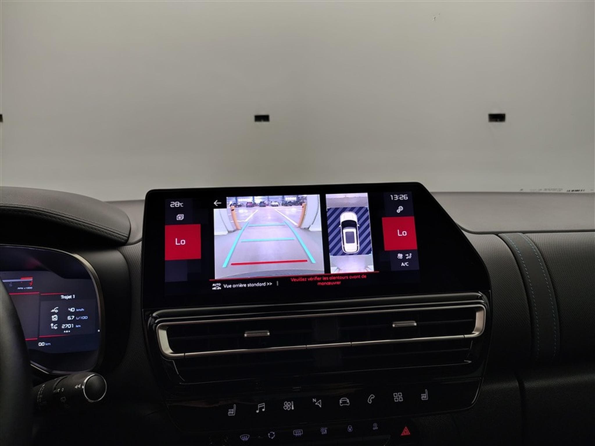 Citroen C5 Aircross 1.5 BlueHDi MAX PACK BLACK + TECHNO NAVI / CUIR / FULL LED (2024) - Photo 18