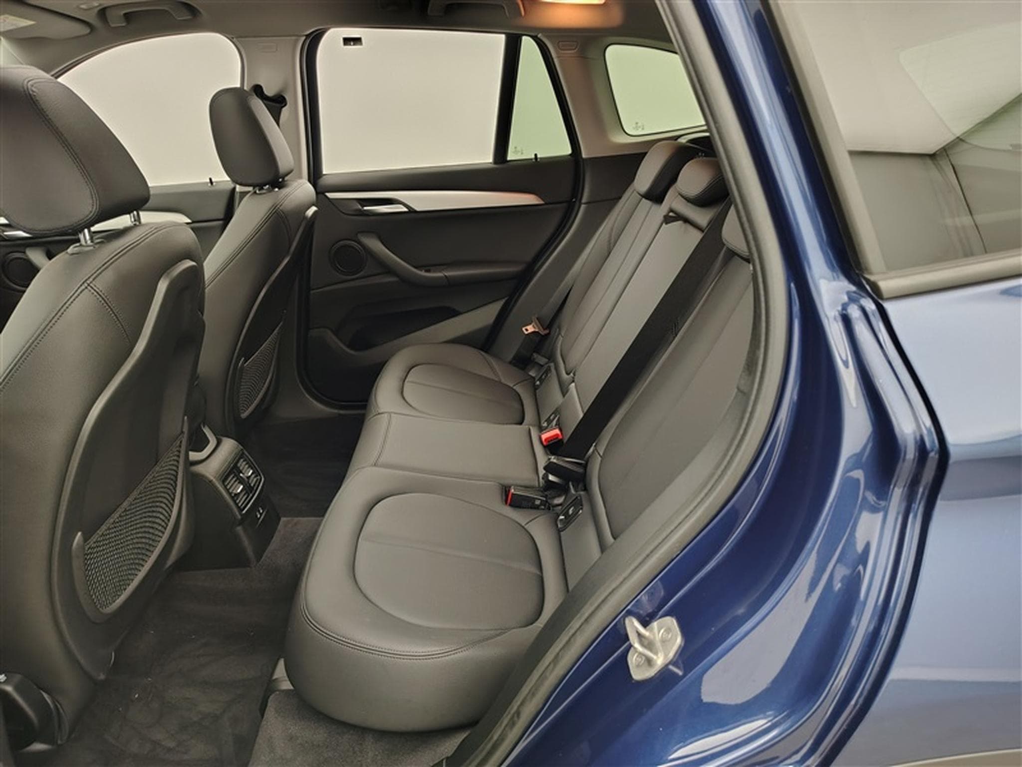 BMW X1 1.5 dA sDrive16 Business CUIR/NAVI/TO PANO/JA17 (2021) - Photo 13