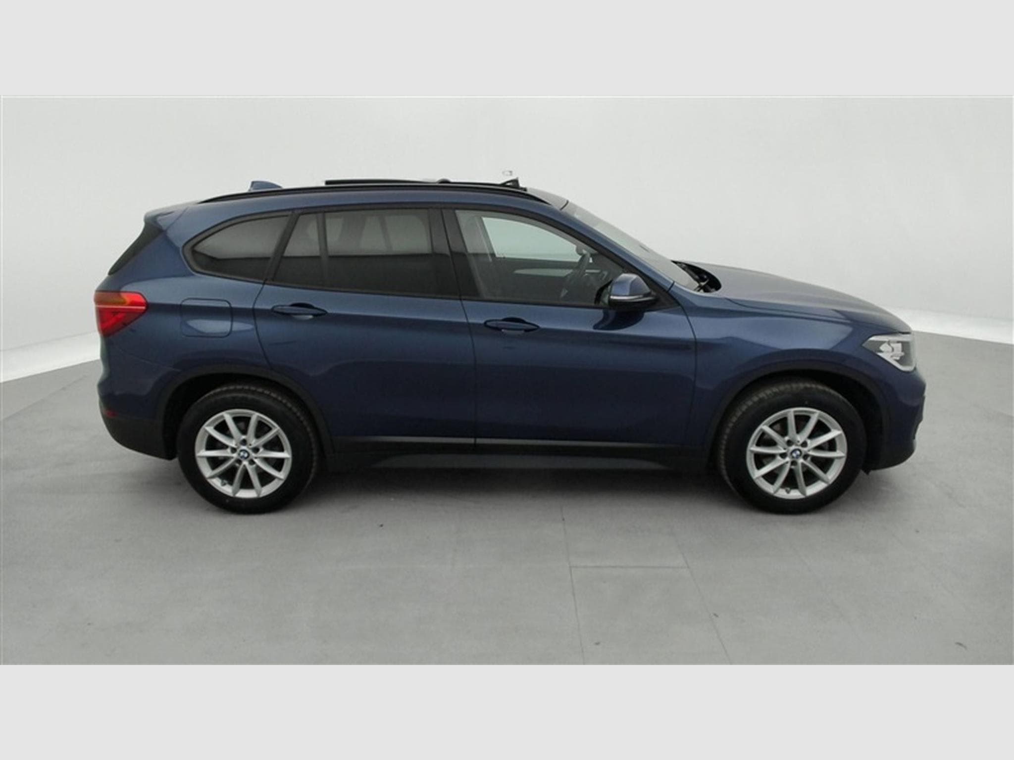 BMW X1 1.5 dA sDrive16 Business CUIR/NAVI/TO PANO/JA17 (2021) - Photo 25