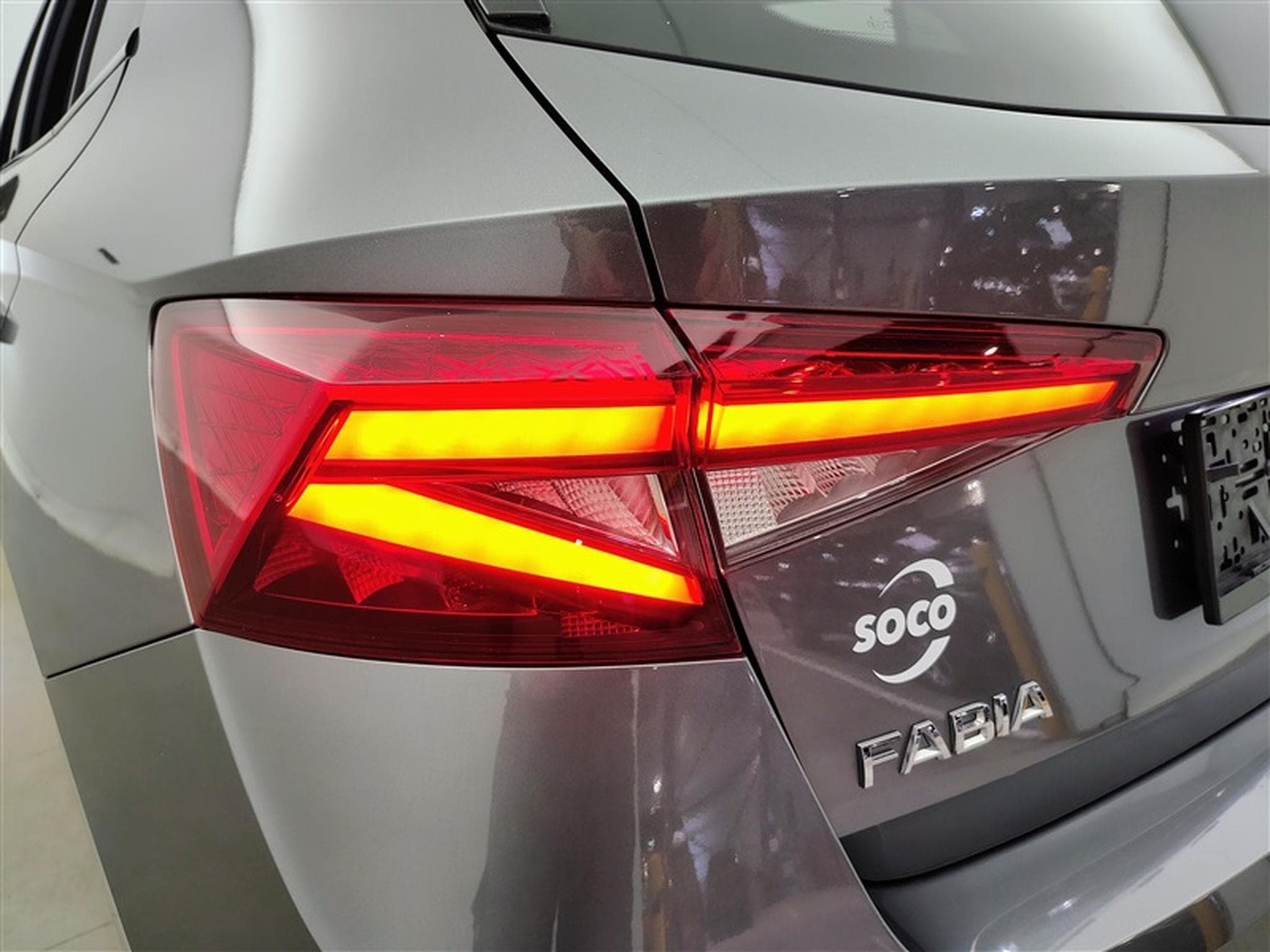 Skoda Fabia 1.0 TSI 95cv Selection CARPLAY / FULL LED / PDC AR / JA 15" (2025) - Photo 16