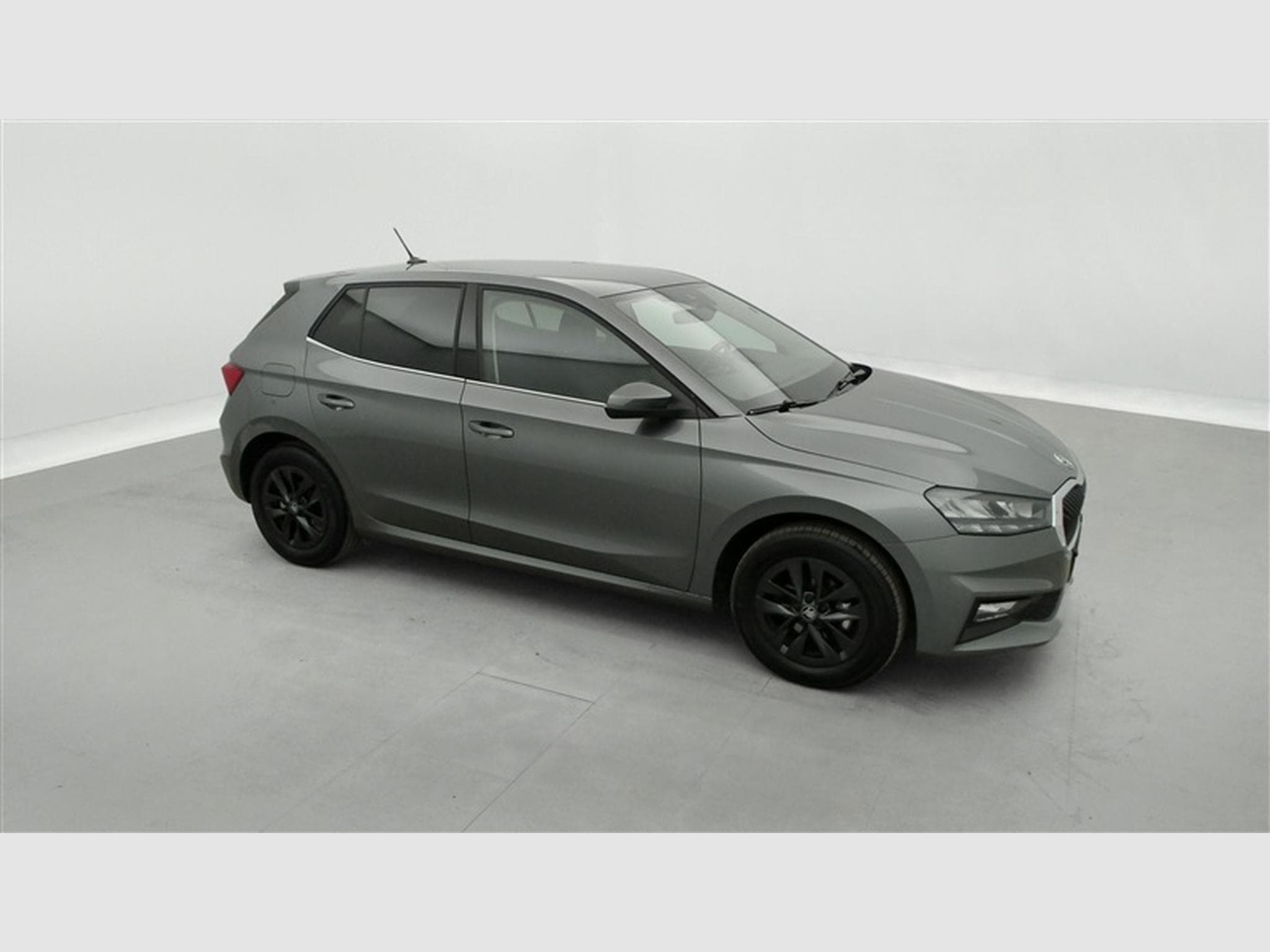 Skoda Fabia 1.0 TSI 95cv Selection CARPLAY / FULL LED / PDC AR / JA 15" (2025) - Photo 23