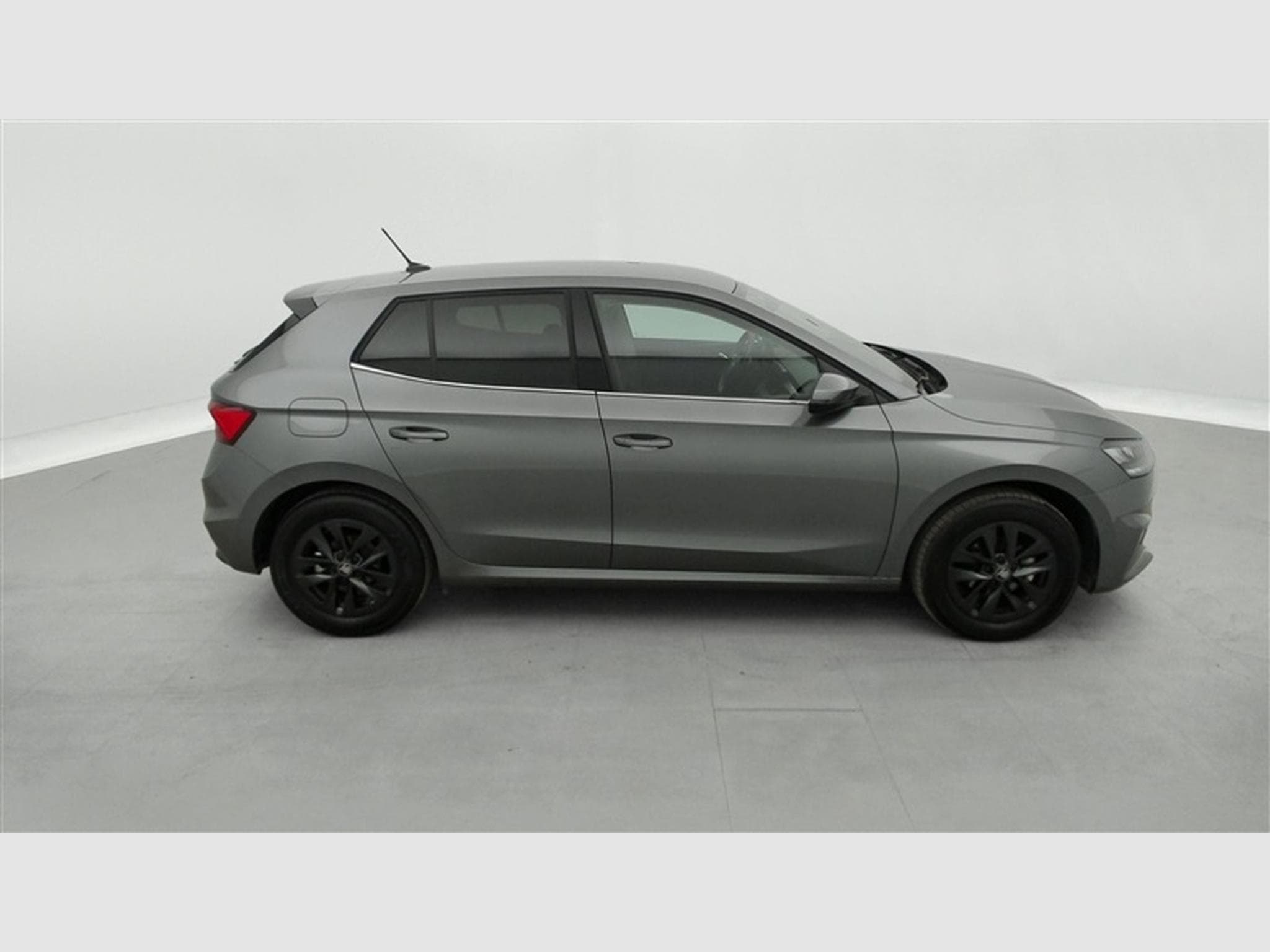 Skoda Fabia 1.0 TSI 95cv Selection CARPLAY / FULL LED / PDC AR / JA 15" (2025) - Photo 24