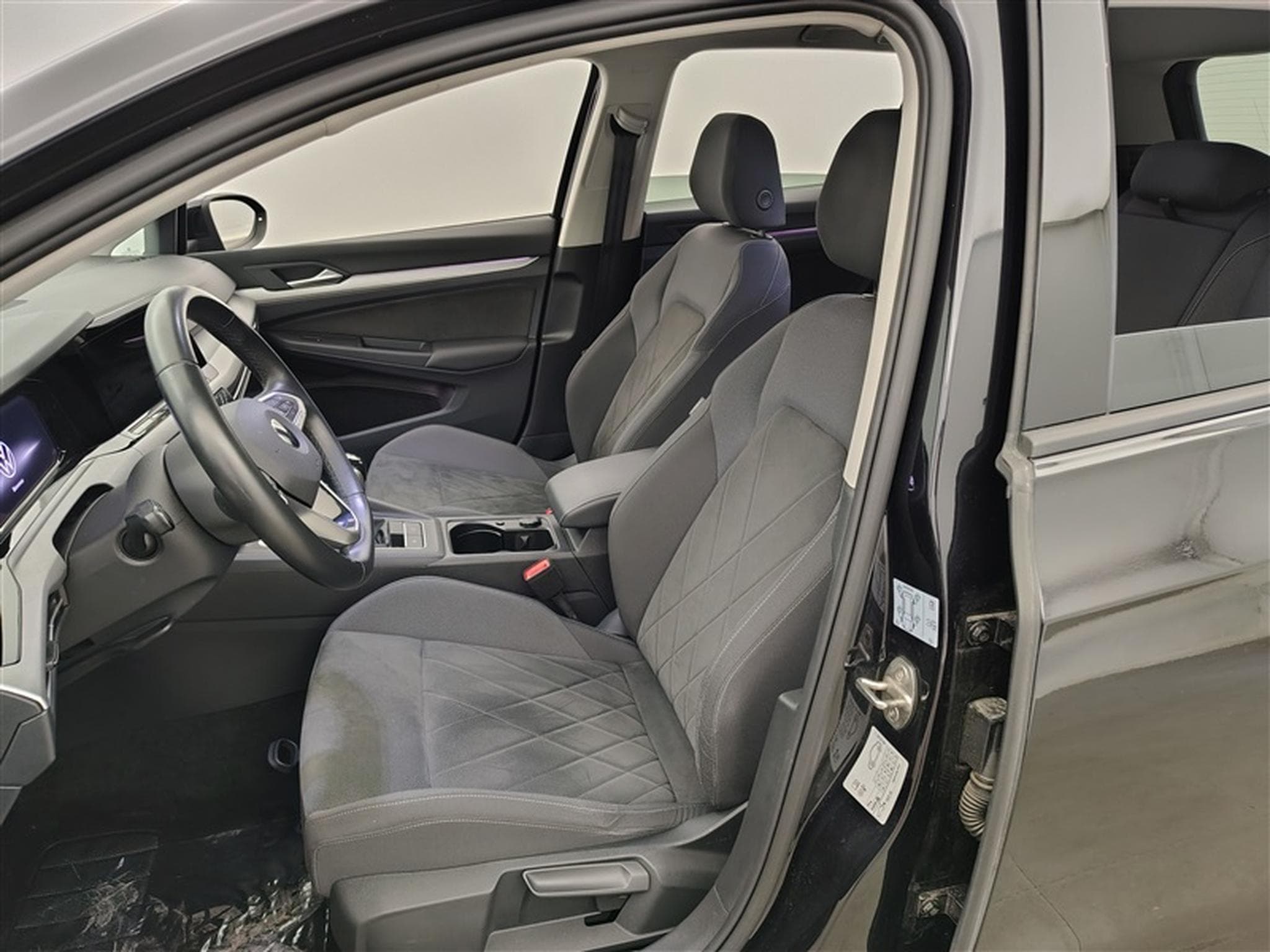 VW Golf 1.0 TSI 110Cv  NAVI / CAMERA / FULL LED / ALU (2022) - Photo 7