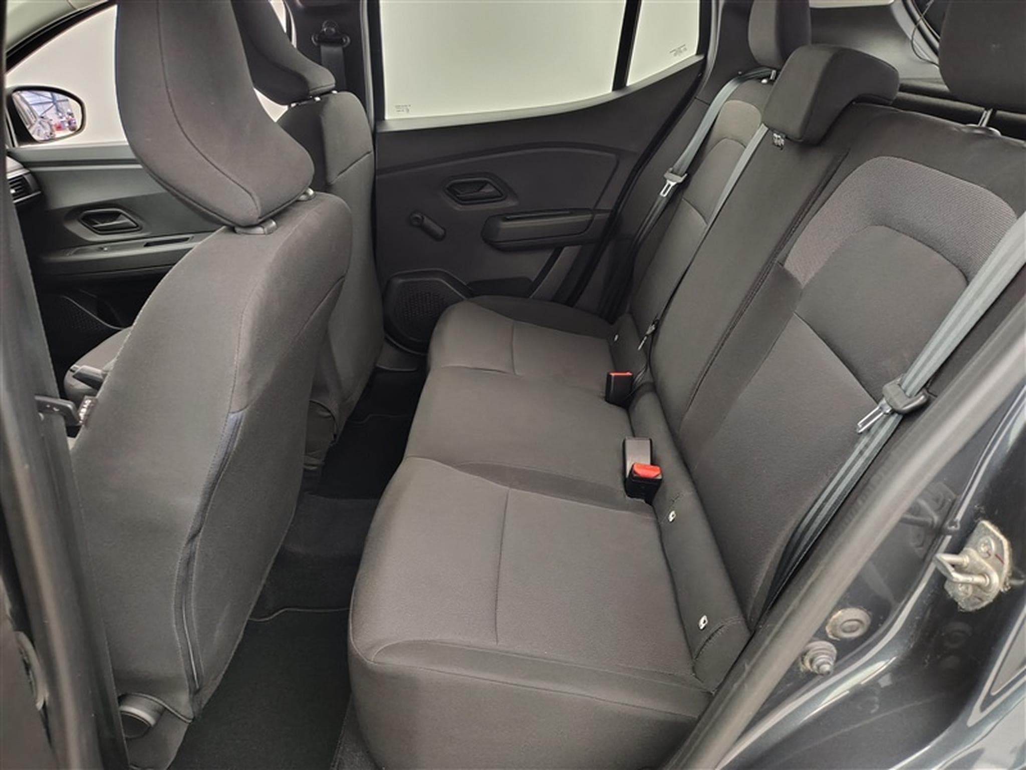 Dacia Sandero 1.0i SCe Comfort CARPLAY / PDC (2023) - Photo 13