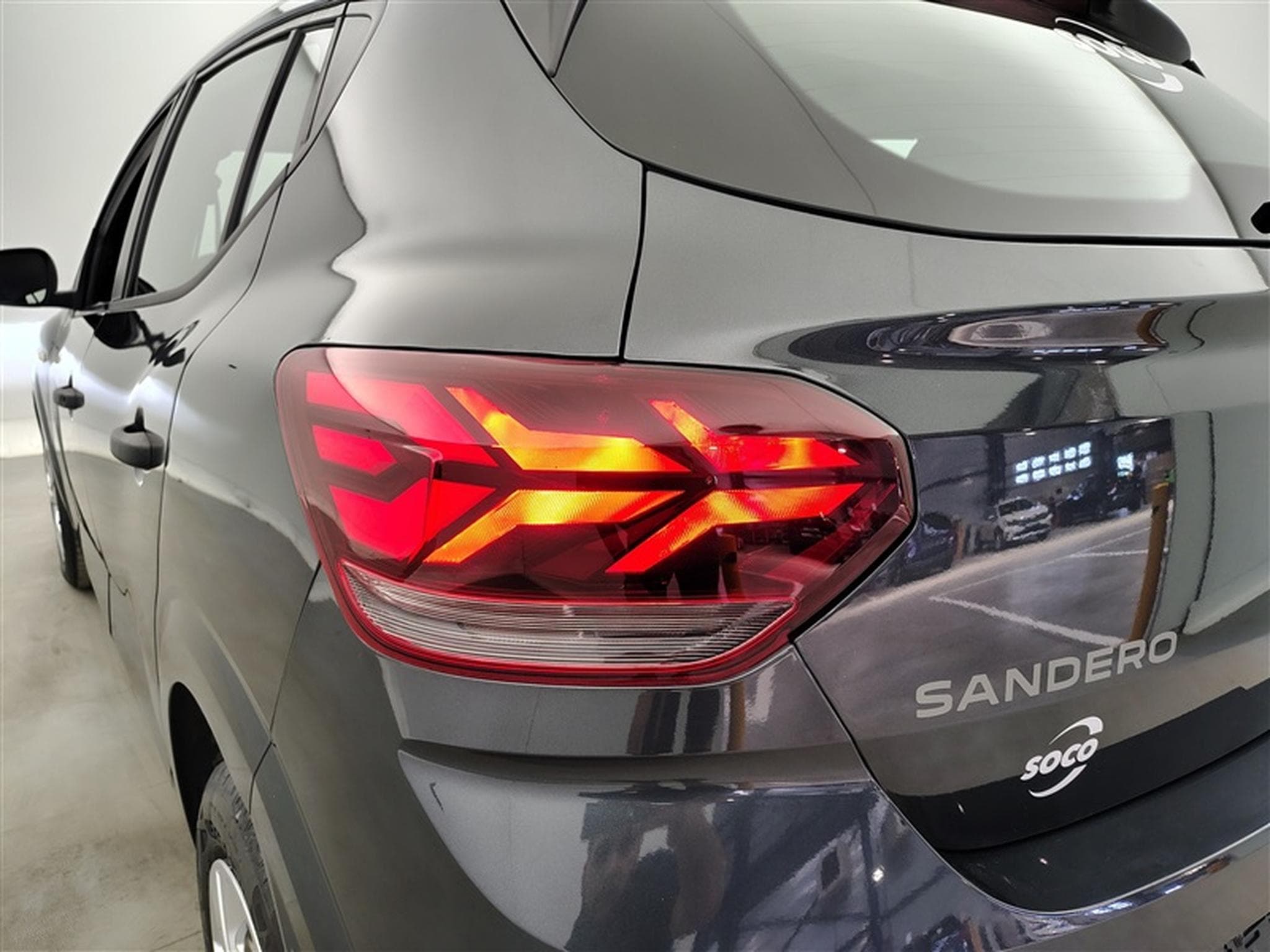 Dacia Sandero 1.0i SCe Comfort CARPLAY / PDC (2023) - Photo 16