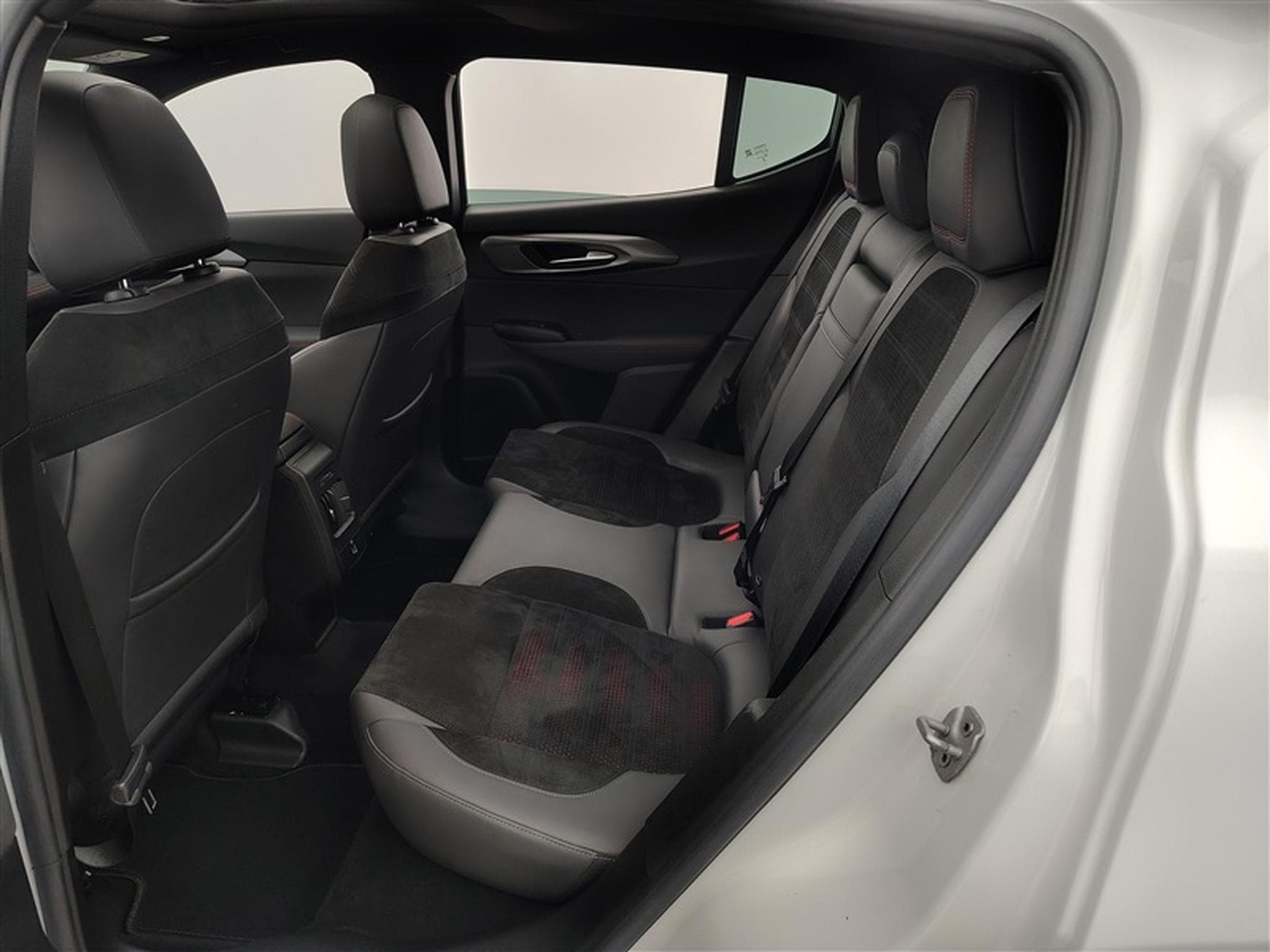 Alfa-Romeo Tonale 1.5 MHEV VGT Veloce°NAV°CARPLAY°FULL LED°CAM°T.OUV°S.CHAUF (2023) - Photo 13