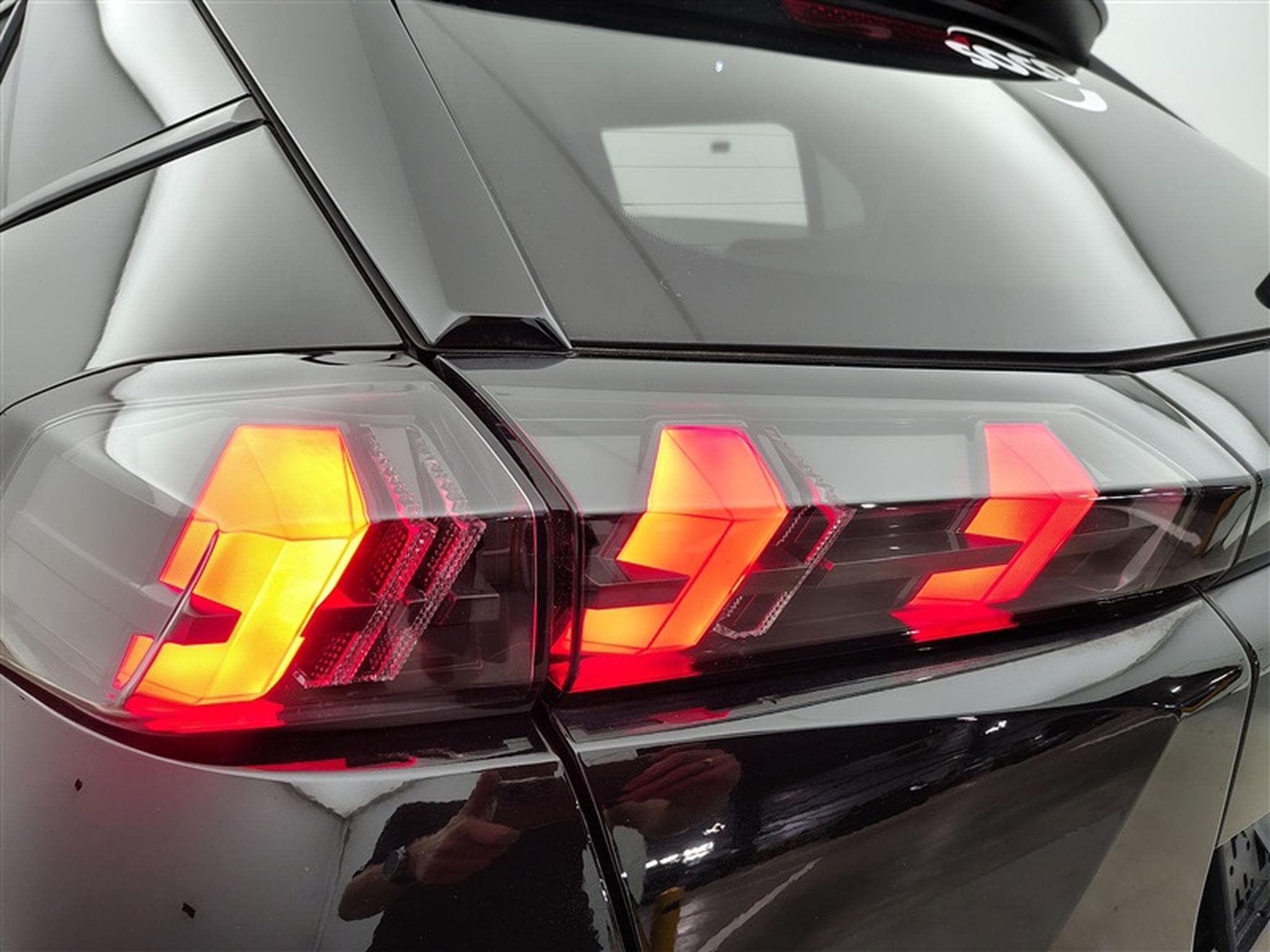 Peugeot 2008 1.2 PureTech Allure Pack S&S (EU6.4) (2022) - Photo 16
