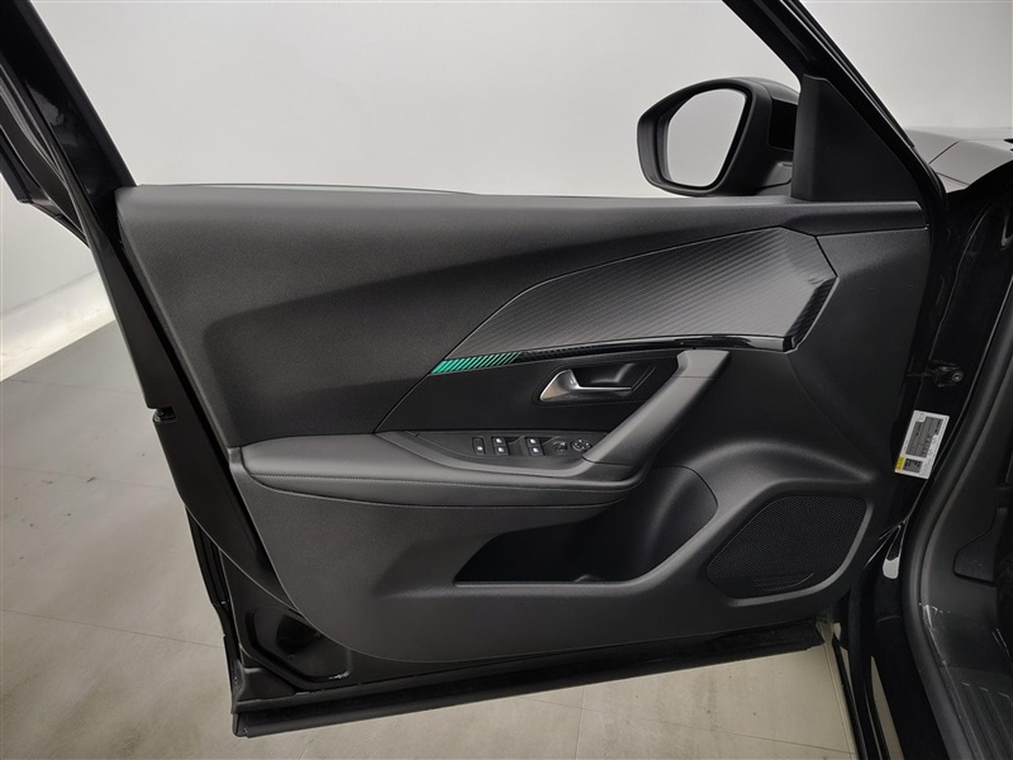 Peugeot 2008 1.2 PureTech Allure Pack S&S (EU6.4) (2022) - Photo 17
