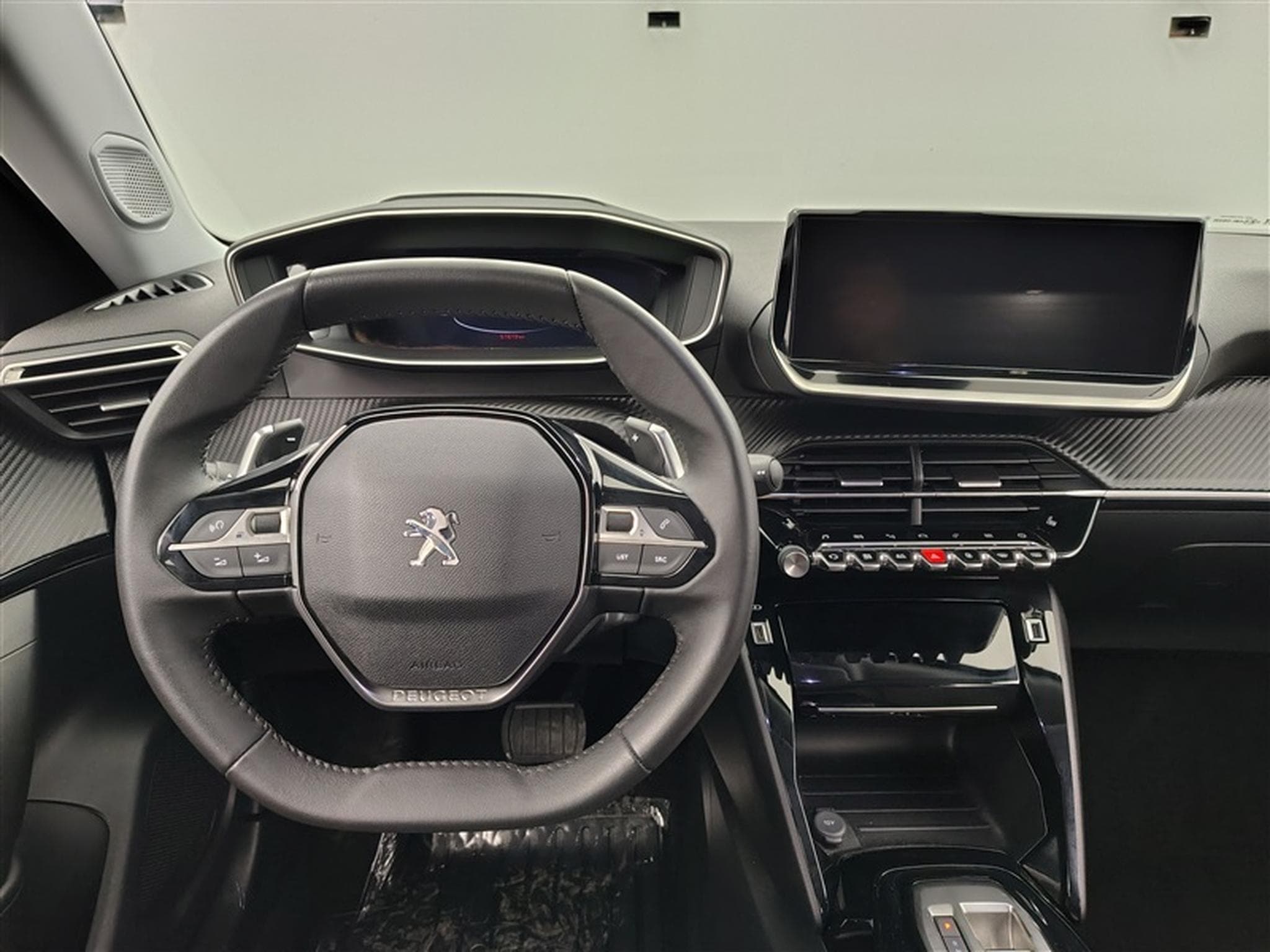 Peugeot 2008 1.2 PureTech Allure Pack S&S (EU6.4) (2022) - Photo 9