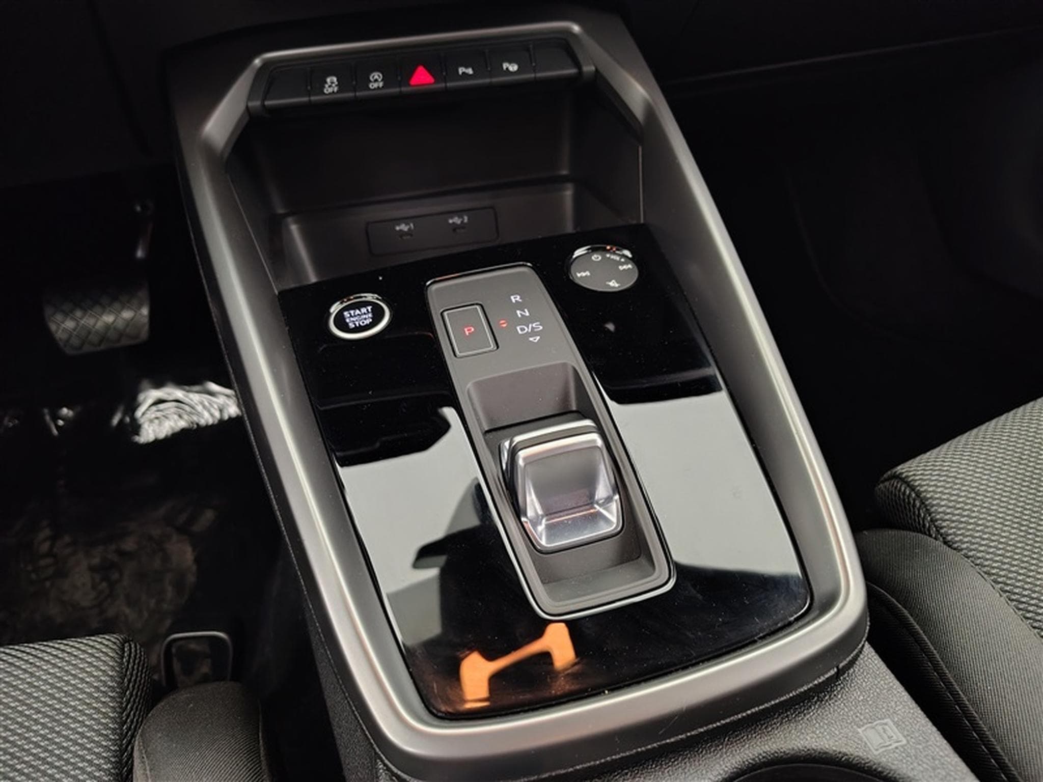 Audi A3 30 TFSI Advanced S tronic NAVI/FULL LED/JA17/PDC (2023) - Photo 12