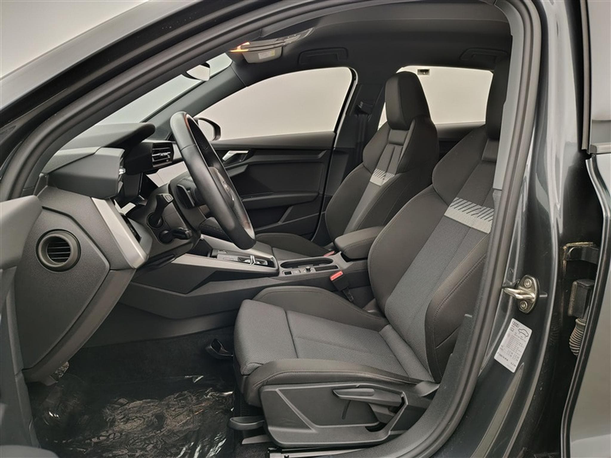 Audi A3 30 TFSI Advanced S tronic NAVI/FULL LED/JA17/PDC (2023) - Photo 7