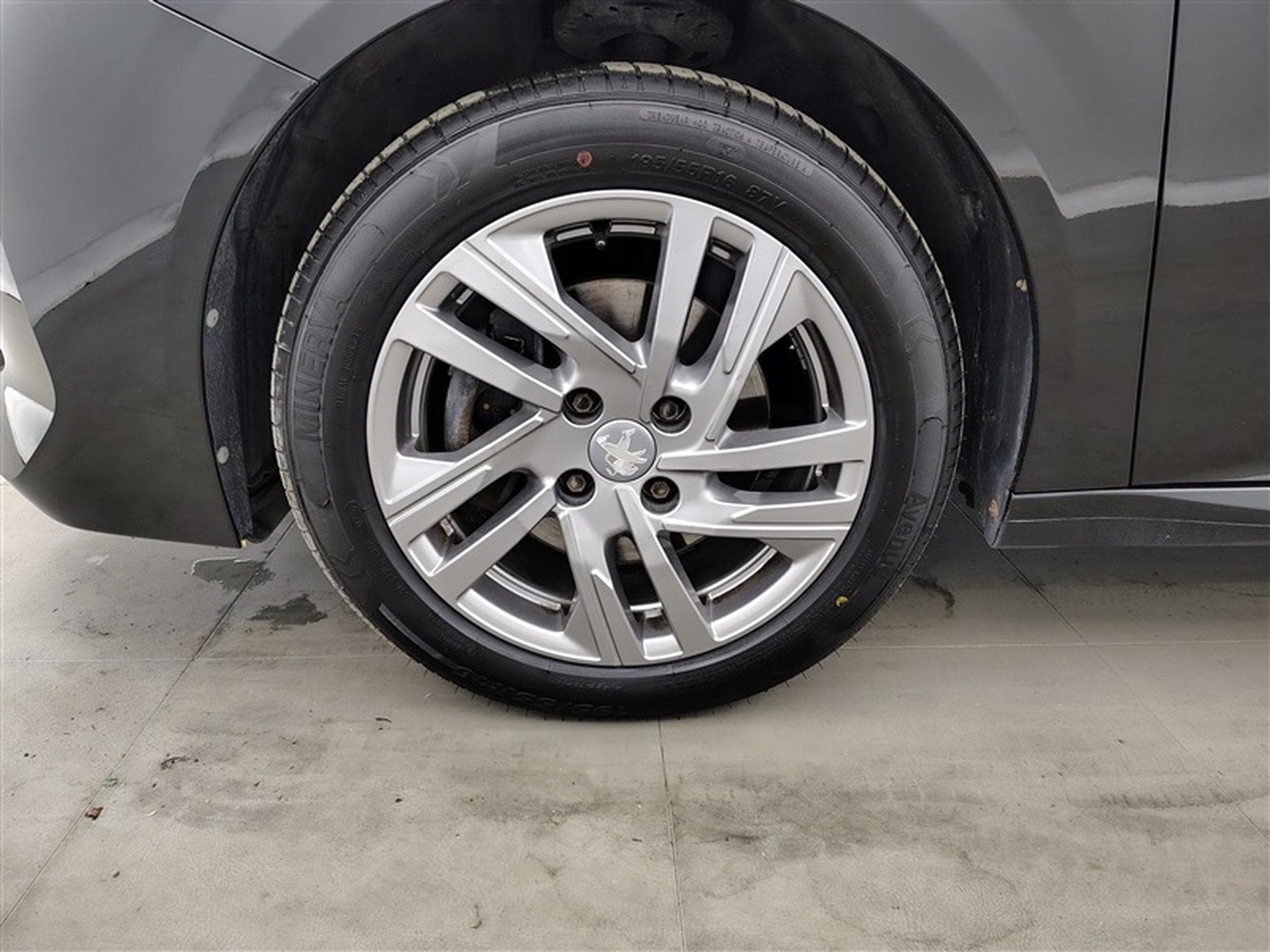 Peugeot 208 1.5 HDi Allure **NAVI/FULL LED/CAMERA** (2020) - Photo 6