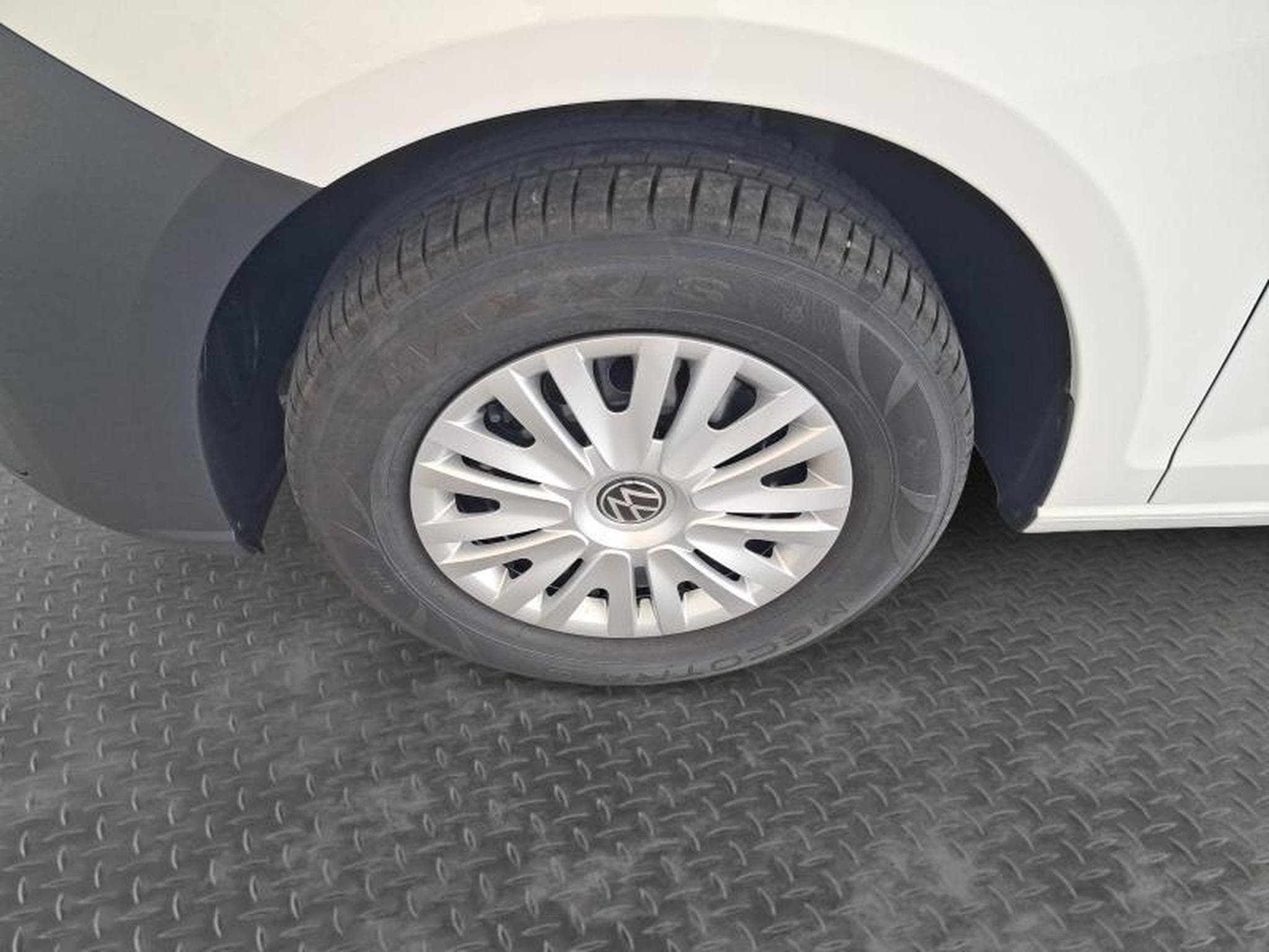 VW Caddy V Fourgon (2026) - Photo 20