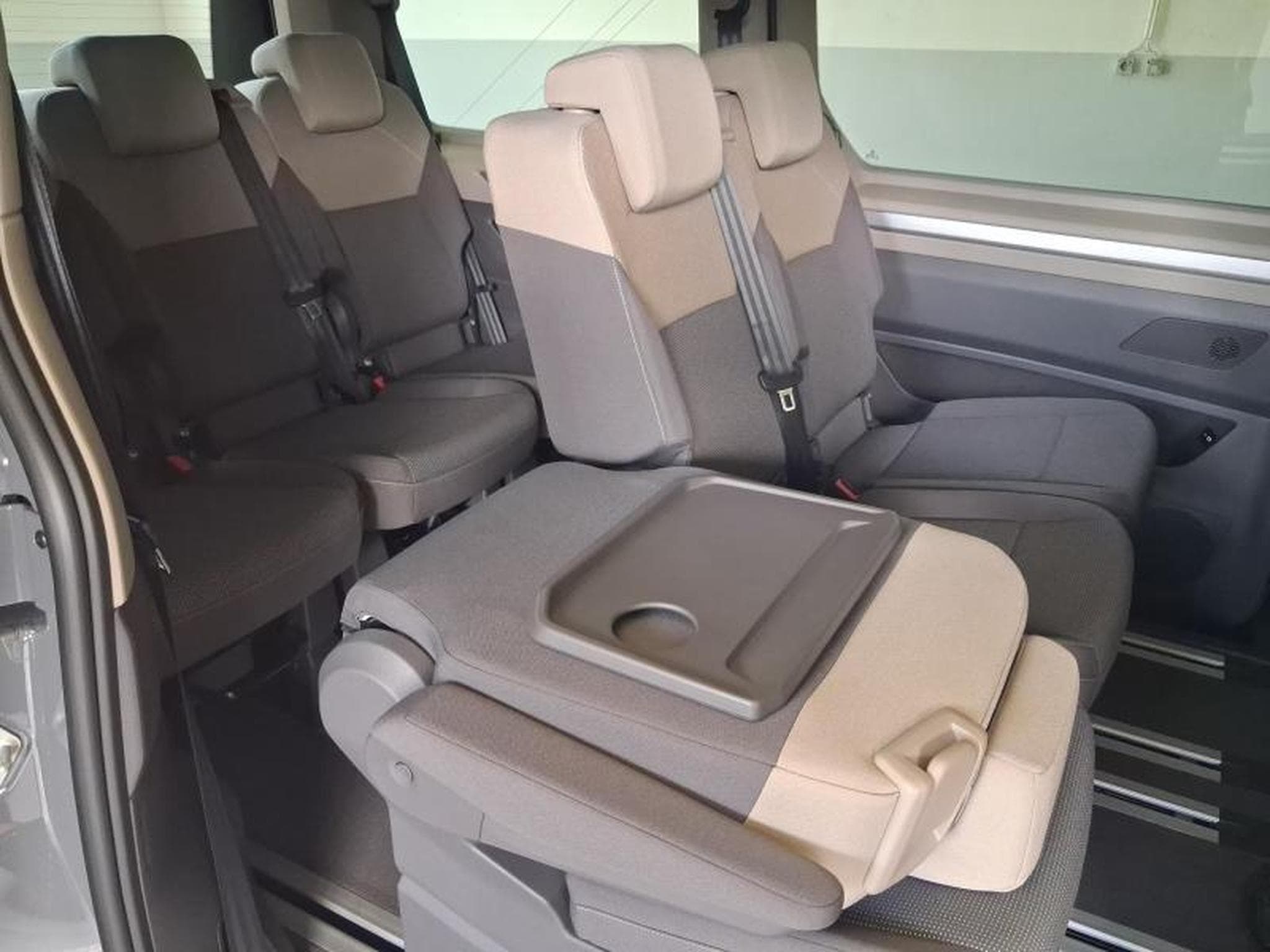 VW T7 Life LONG (2026) - Photo 15
