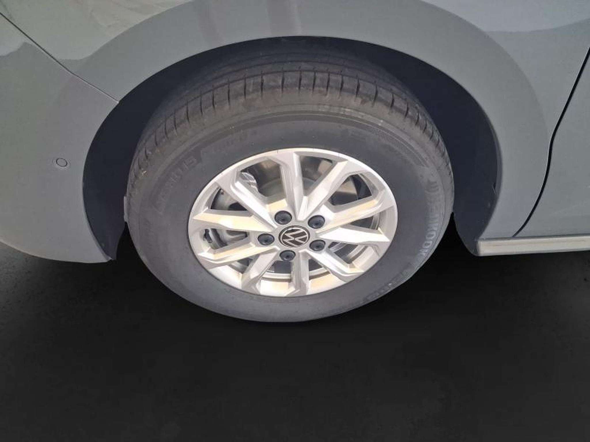 VW T7 Life LONG (2026) - Photo 23