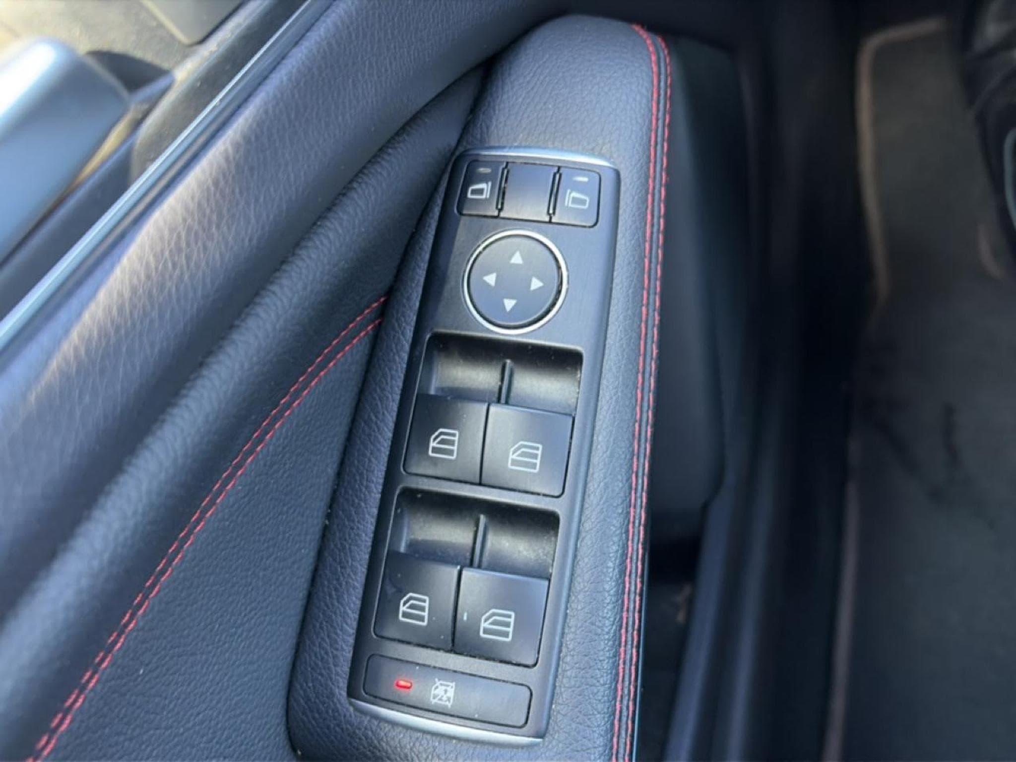 Mercedes CLASSE A 250 VERSION SPORT 7G-DCT (2015) - Photo 11